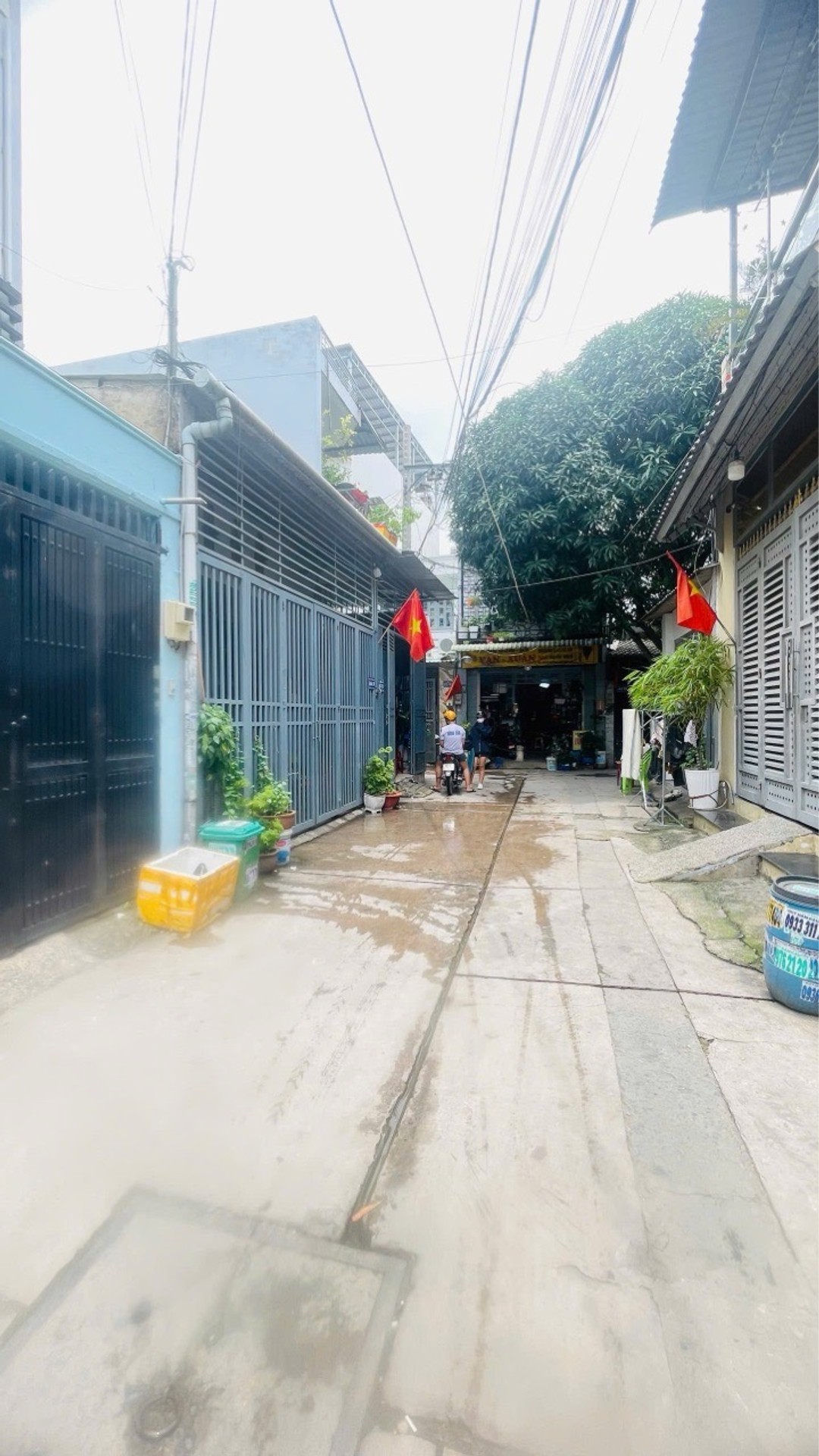 Cơ hội sở hữu nhà mới 3 tầng diện tích 80m² tại Bình Tân, hẻm xe hơi giá tốt