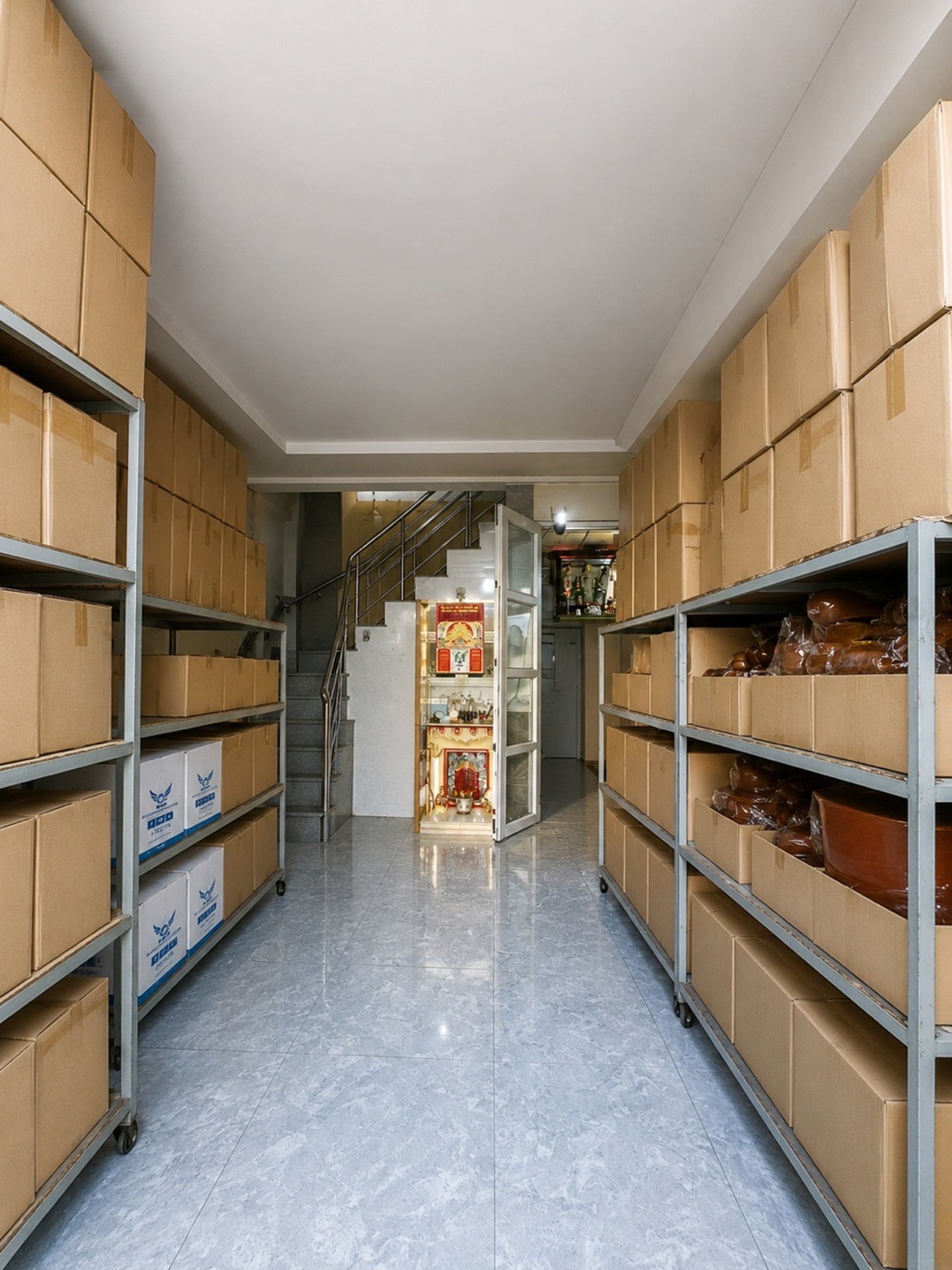 Bán nhà riêng 2 tầng quận 11, diện tích 63,8m2, đường trước nhà 10m