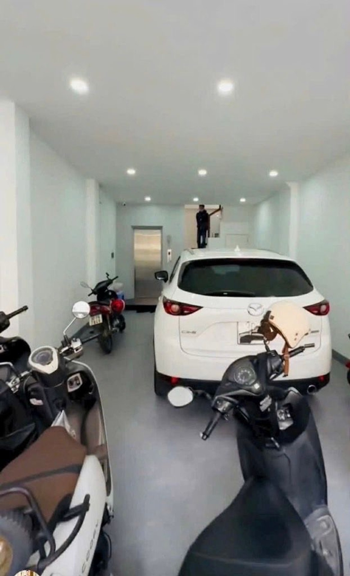 BÁN NHÀ NGỌC LÂM 58.5M2- 6 TẦNG THANG MÁY - GARA Ô TÔ - 19.2 TỶ