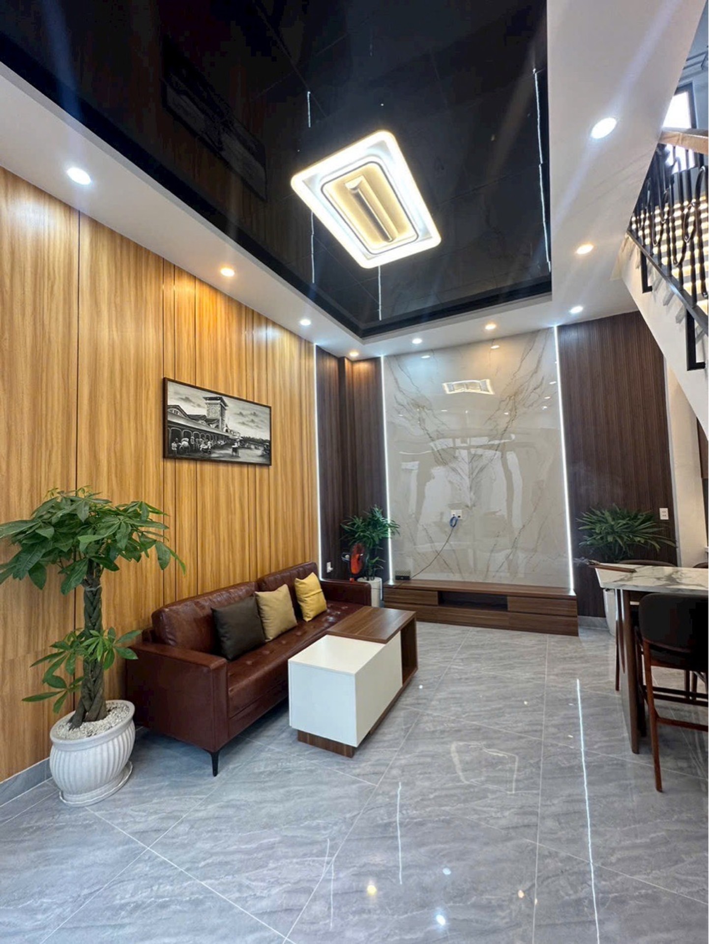Nhà 3 tầng nở hậu, full nội thất, ngay Bà Hom quận 6