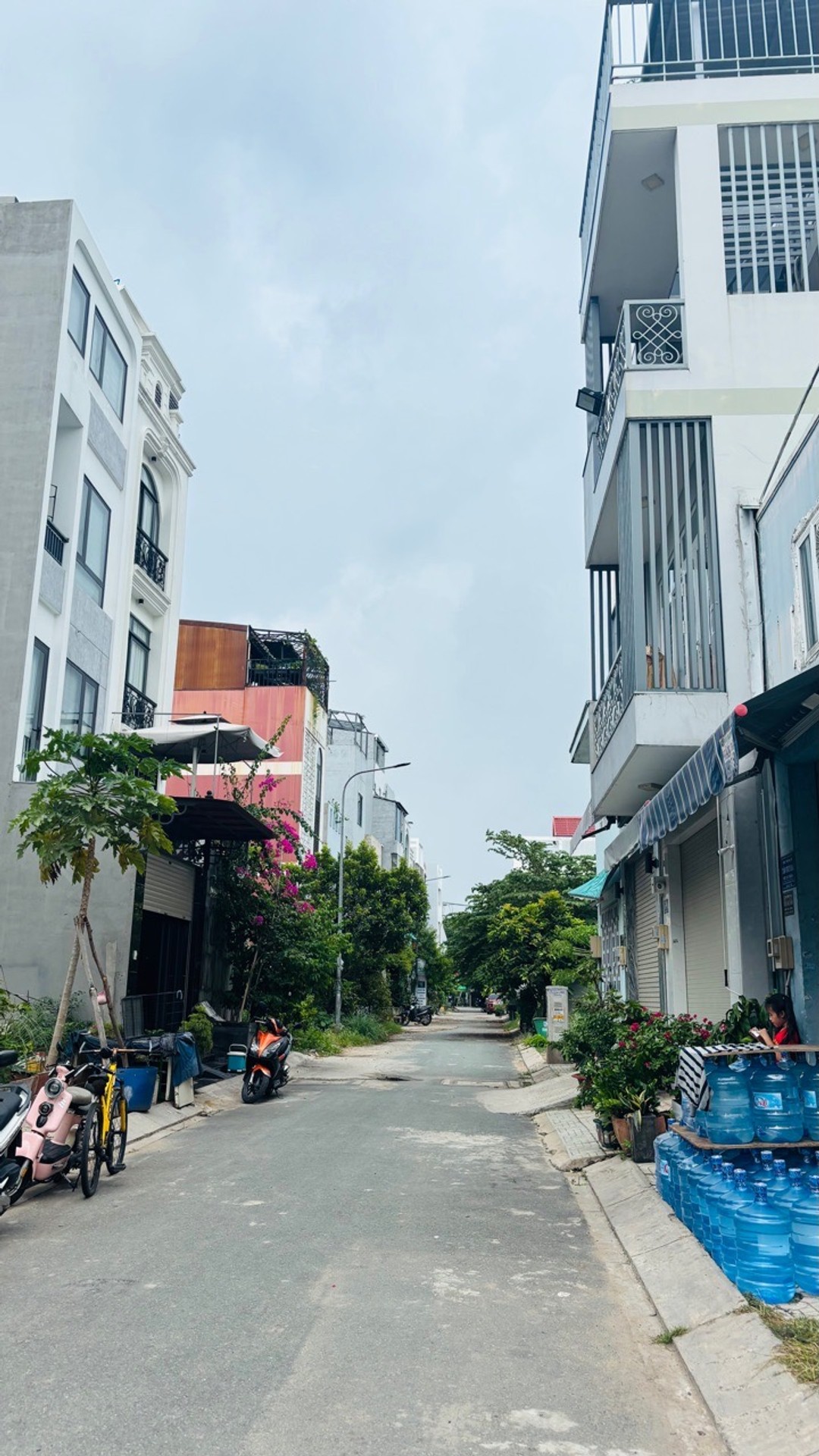 Nhà 4 tầng 4 phòng ngủ tại Tân Tạo Bình Tân, hẻm xe hơi