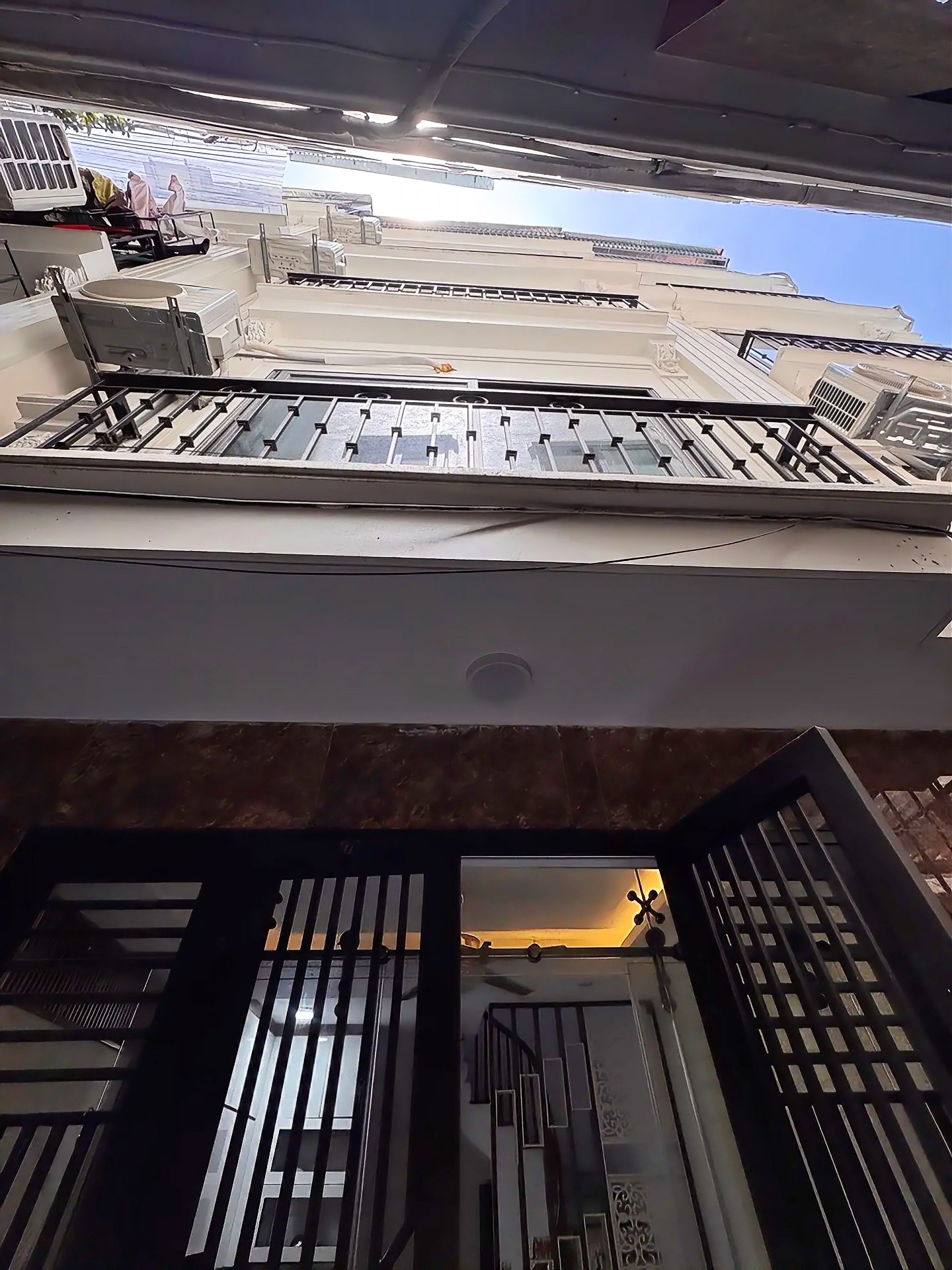 Phố Đại La - 40M - 6,95 Tỷ - 5 Tầng