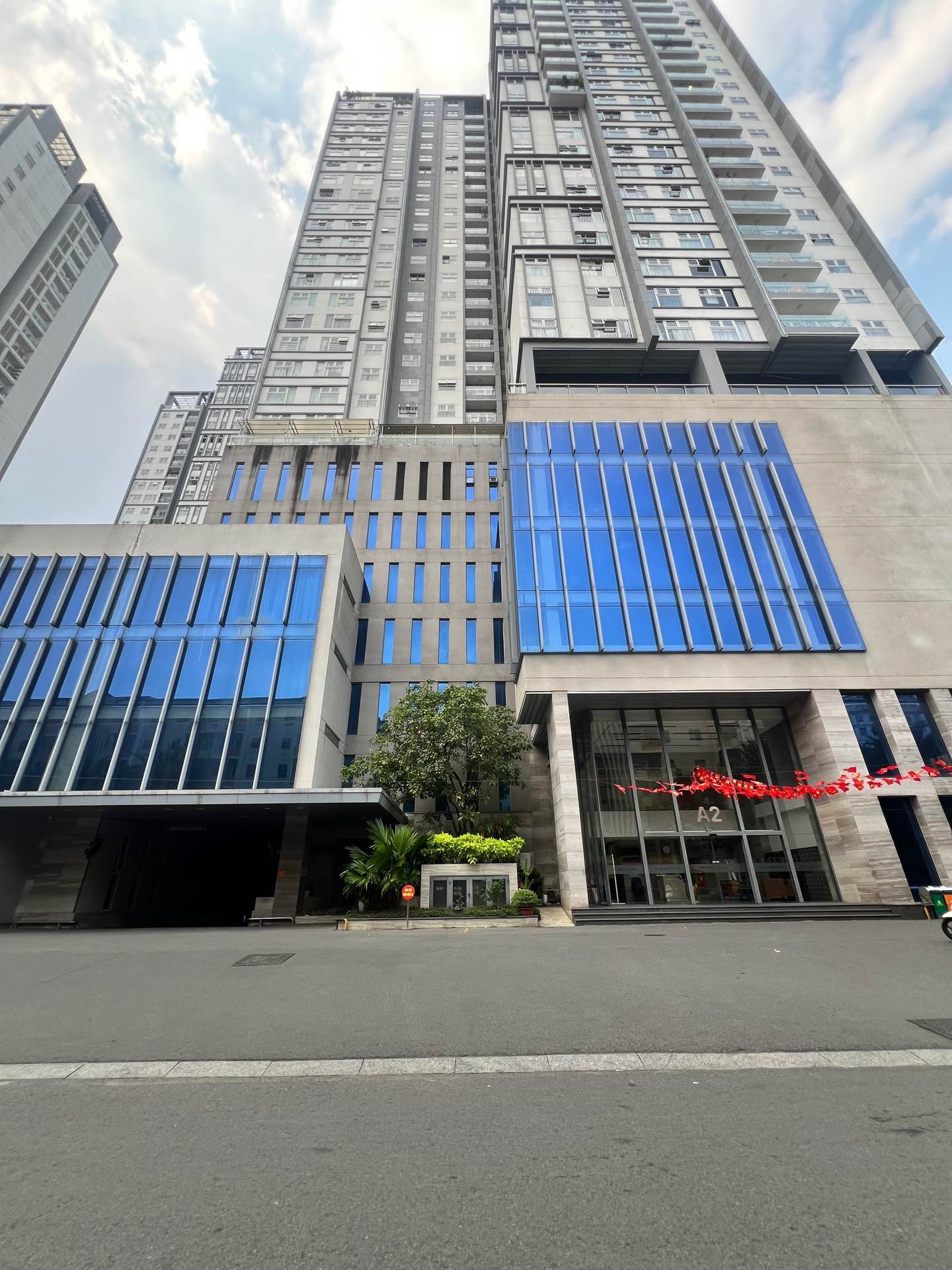 B.án Nh.à gần CC Xi Grand - Nhà thi đấu Phú Thọ - 65m2 - Hẻm 8m - 5 tầng - phù hợp CHDV
ZL: 0705.86