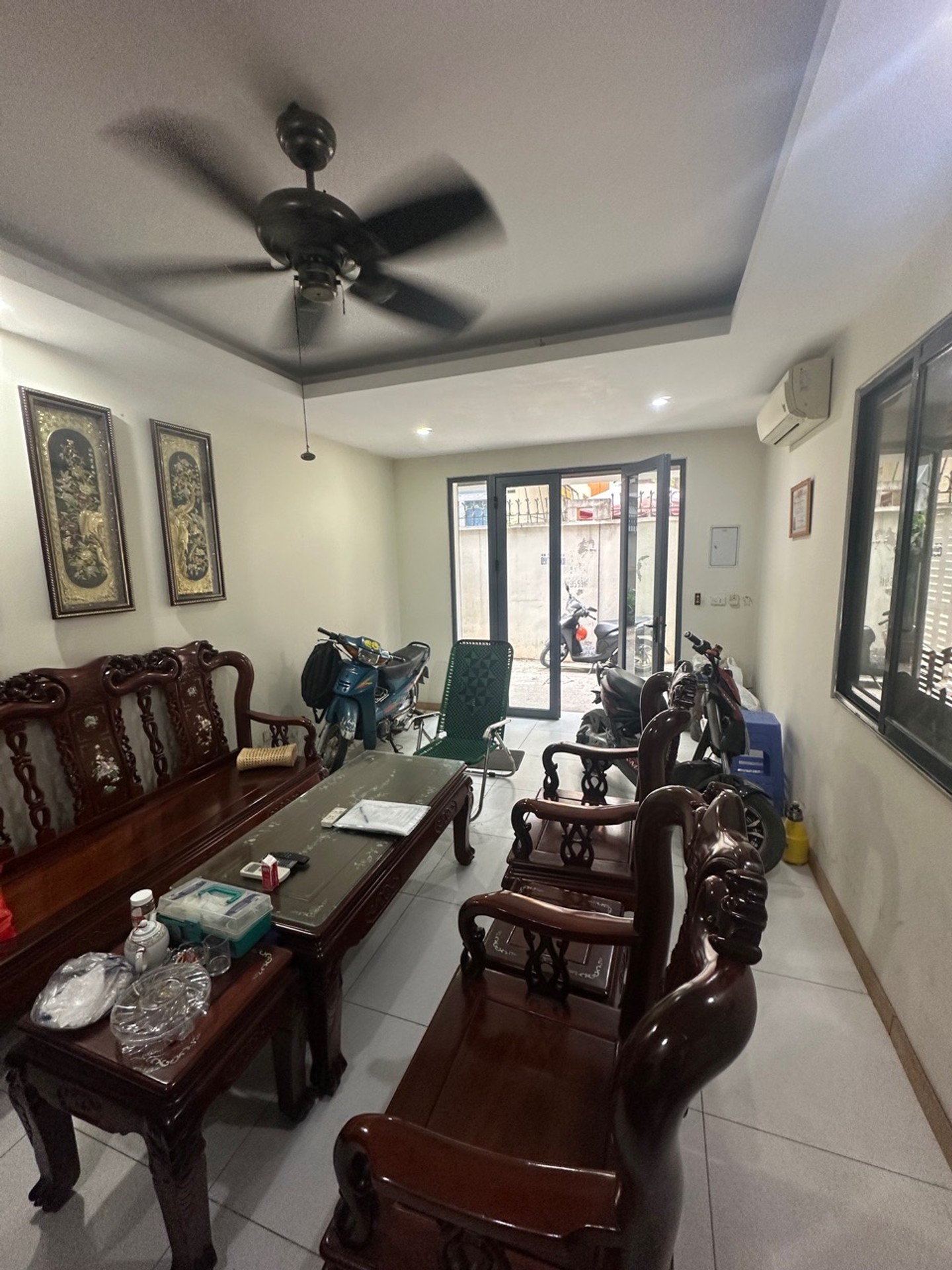 Nhà bán tại trung tâm phố Lạc Trung, lô góc, ô tô đỗ cửa, ngõ thông, 49m2