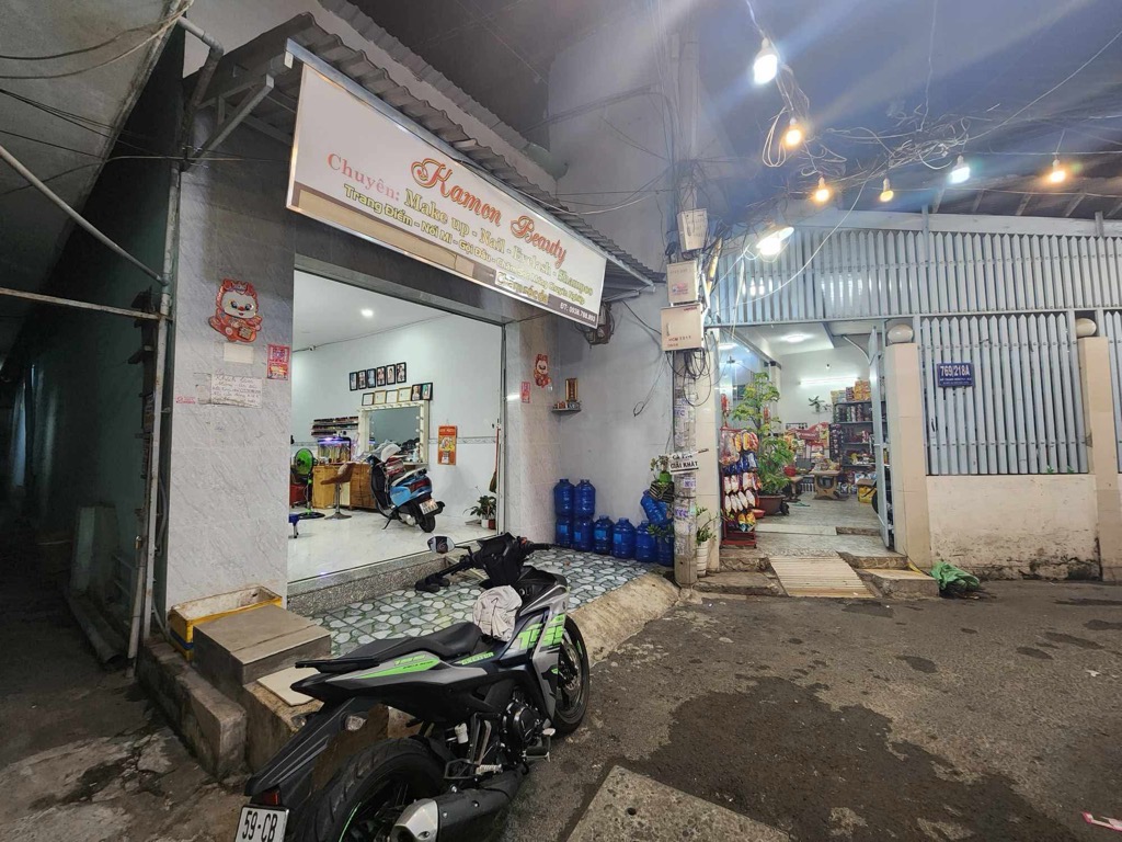 Cơ Hội Vàng Sở Hữu Nhà Mặt Tiền Hẻm Kinh Doanh Tại Quận 8