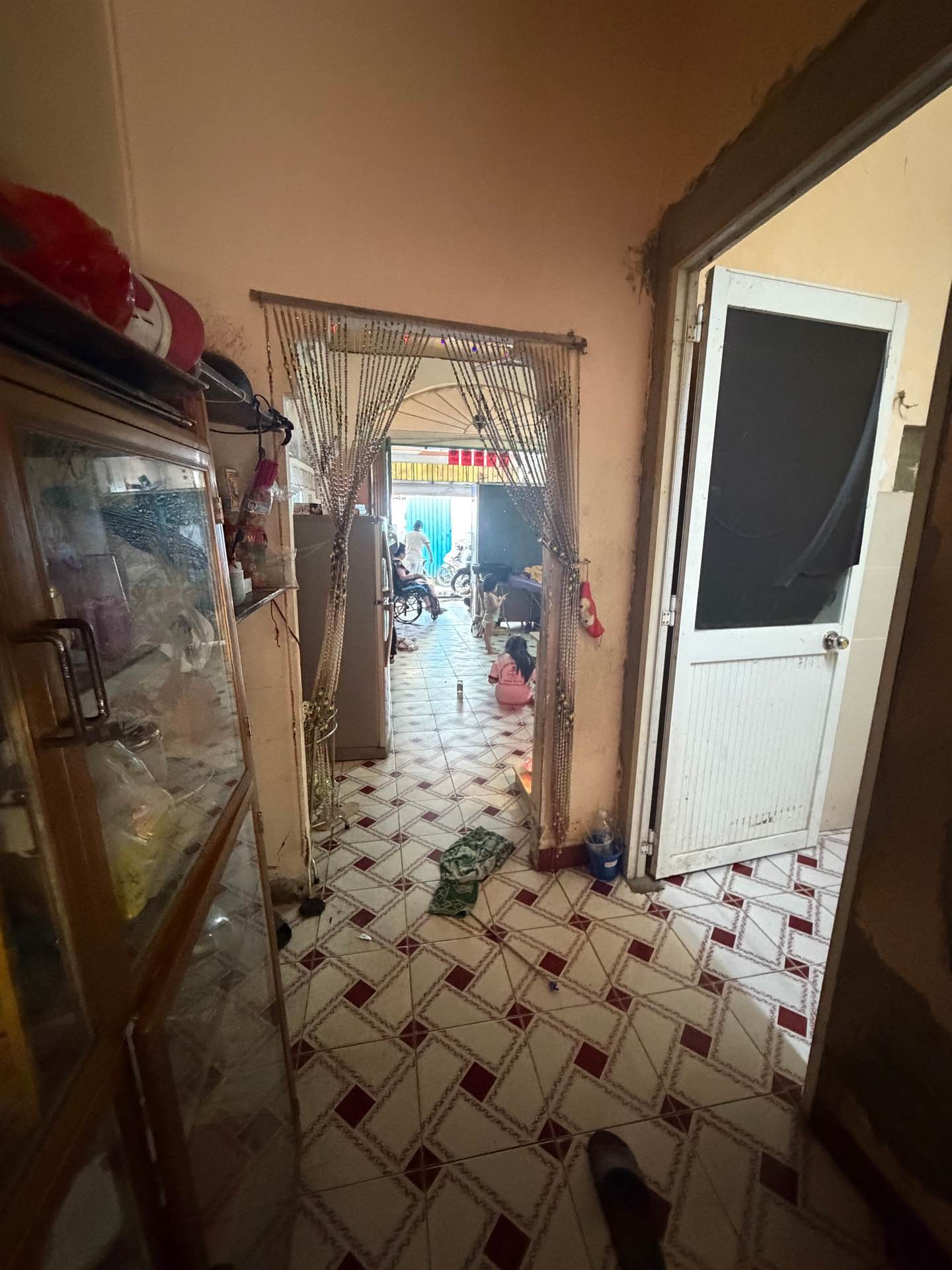 Nhà 2 tầng 3 phòng ngủ Tân Hòa Đông, Quận 6, sổ hồng riêng