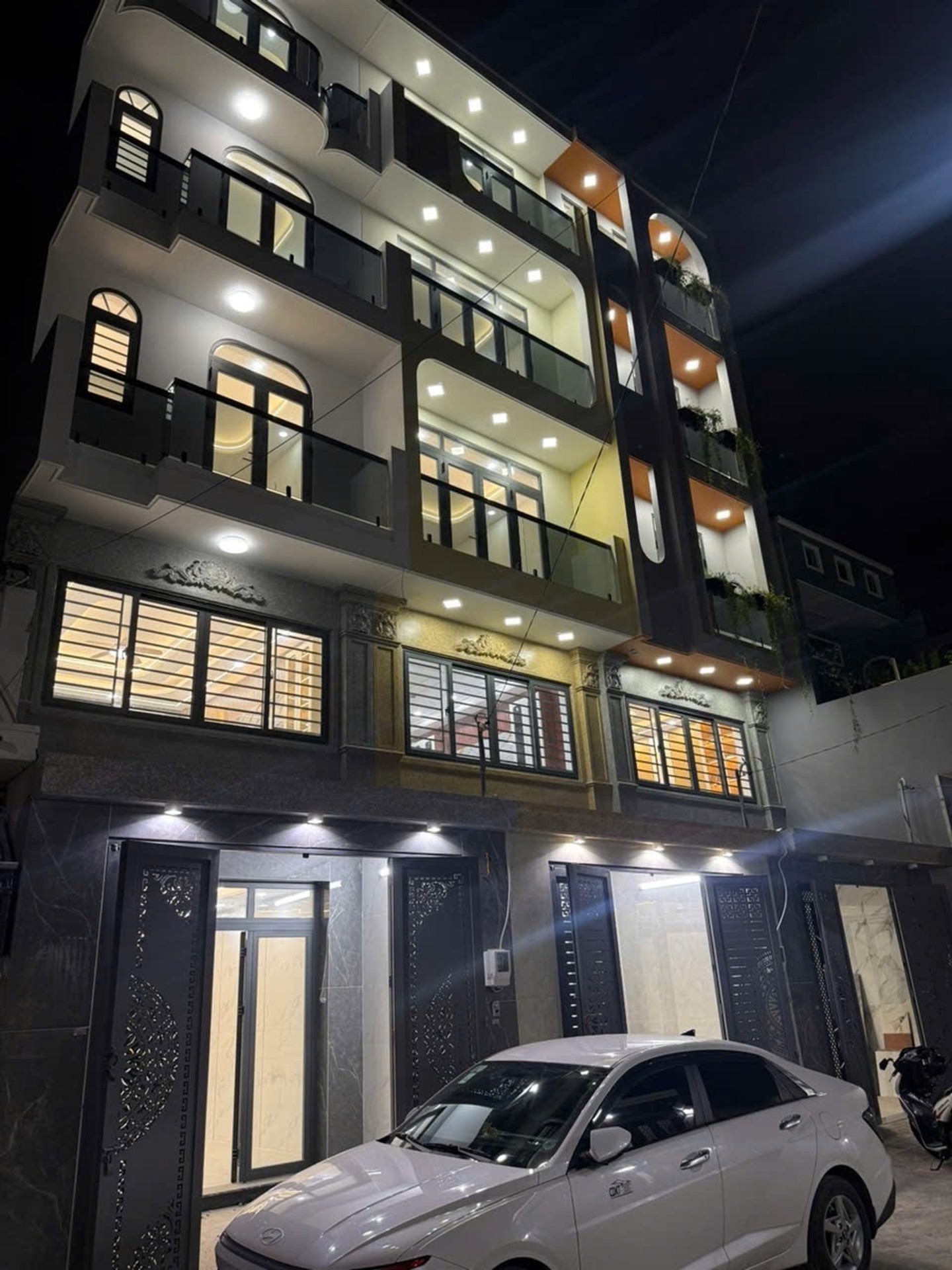 Nhà 5 tầng diện tích 51m2 tại Bình Tân, hẻm xe hơi rộng