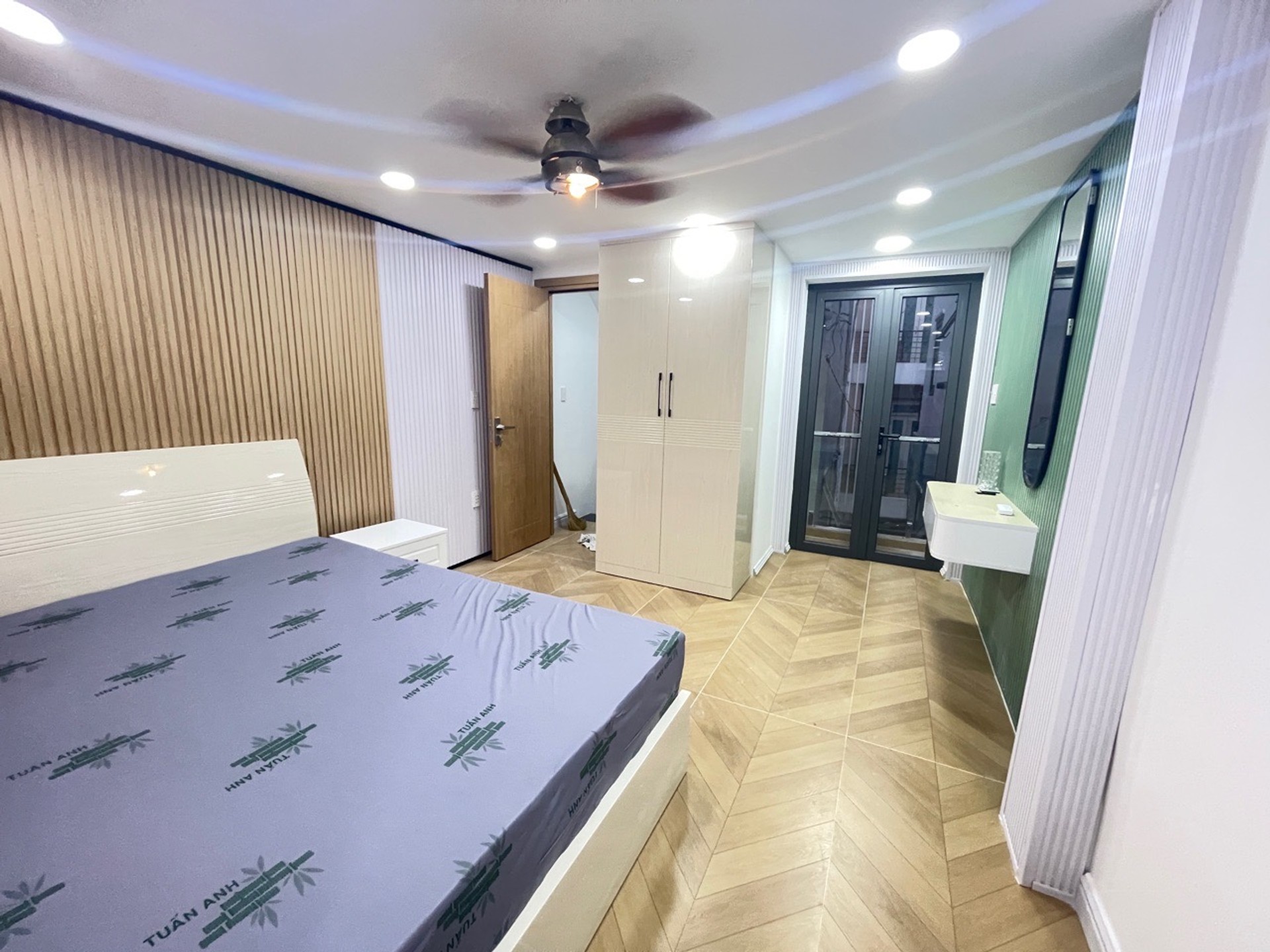 Bán nhà riêng 4 tầng trung tâm quận 1, diện tích 23.3m2, giá 4.45 tỷ