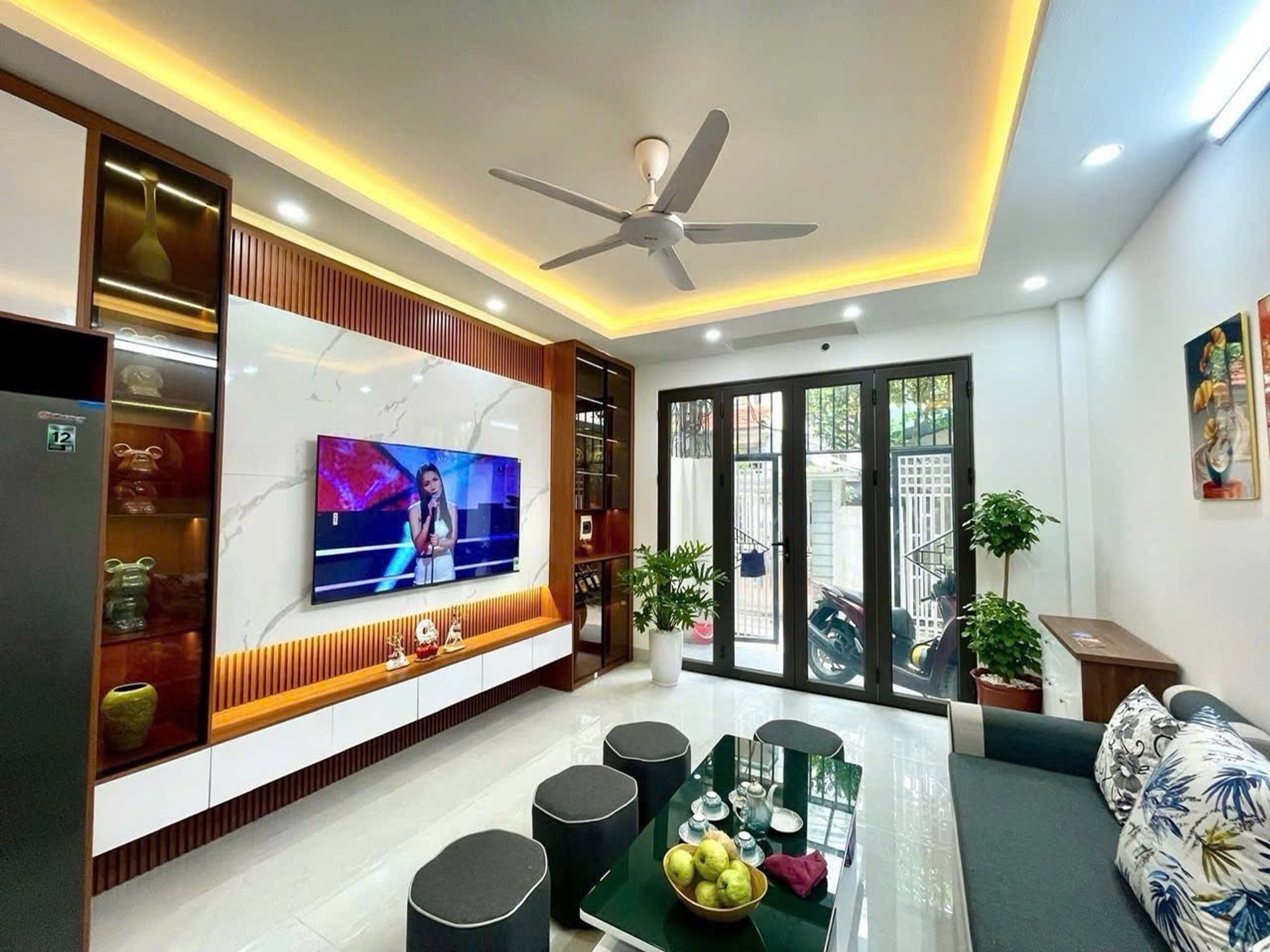 Bán nhà 5 tầng mới xây, 3 mặt thoáng, giá 7.9 tỷ tại Ngọc Trì