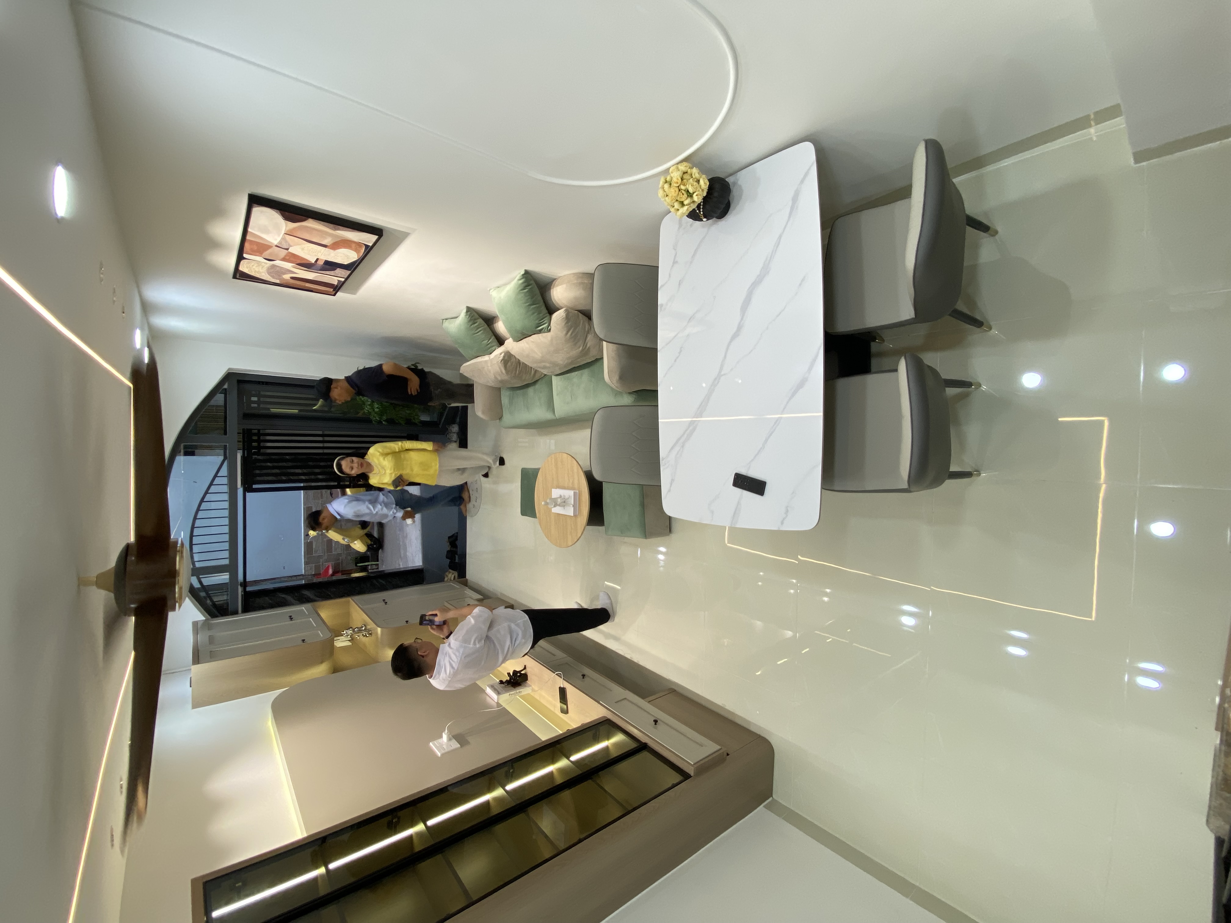 Nhà Đẹp Full Nội Thất Gần Chợ Bà Chiểu, 3 Tầng, 4 Phòng Ngủ