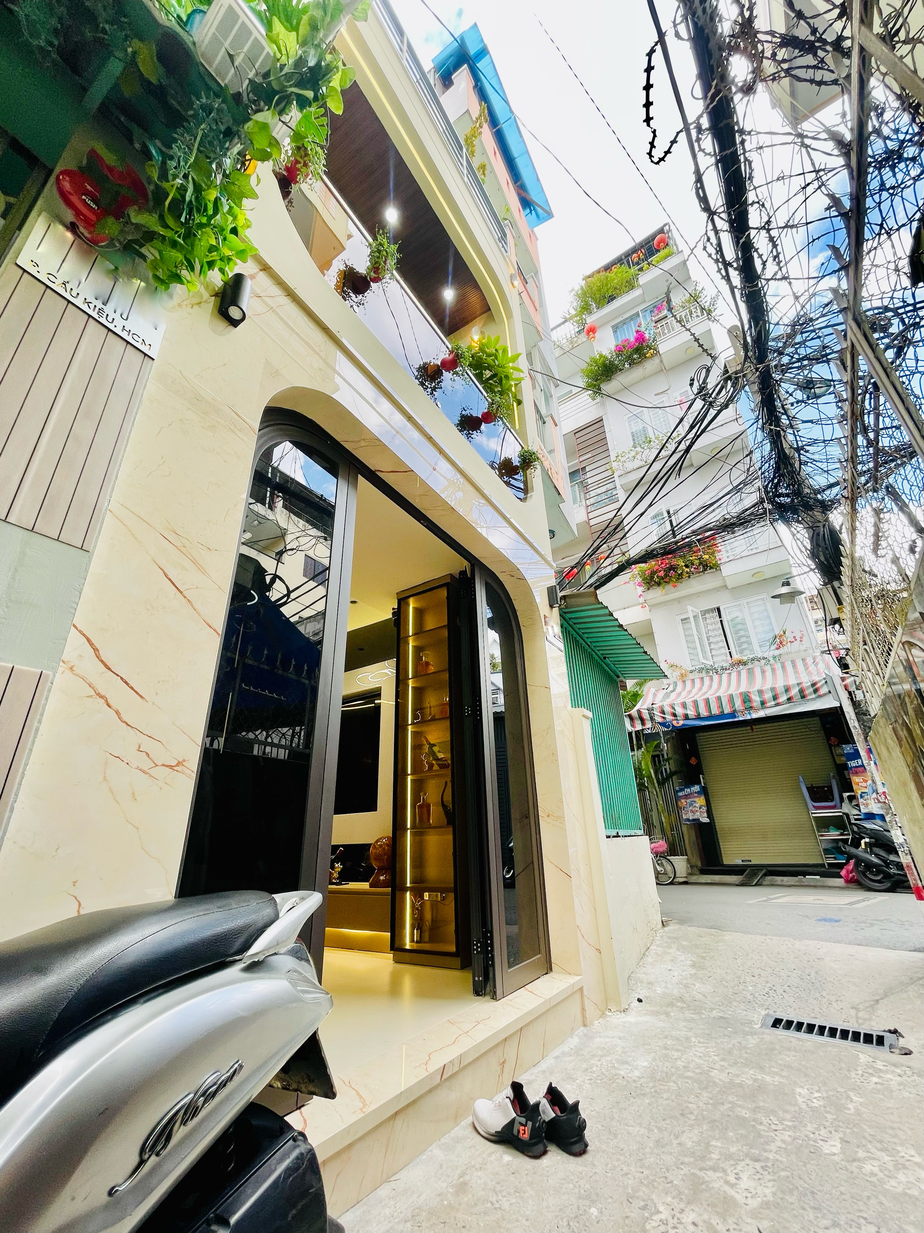 Xe hơi Nhà đẹp Phú Nhuận, có cửa sau thoát hiểm, phòng ngủ trệt 116/100 Nhiêu Tứ