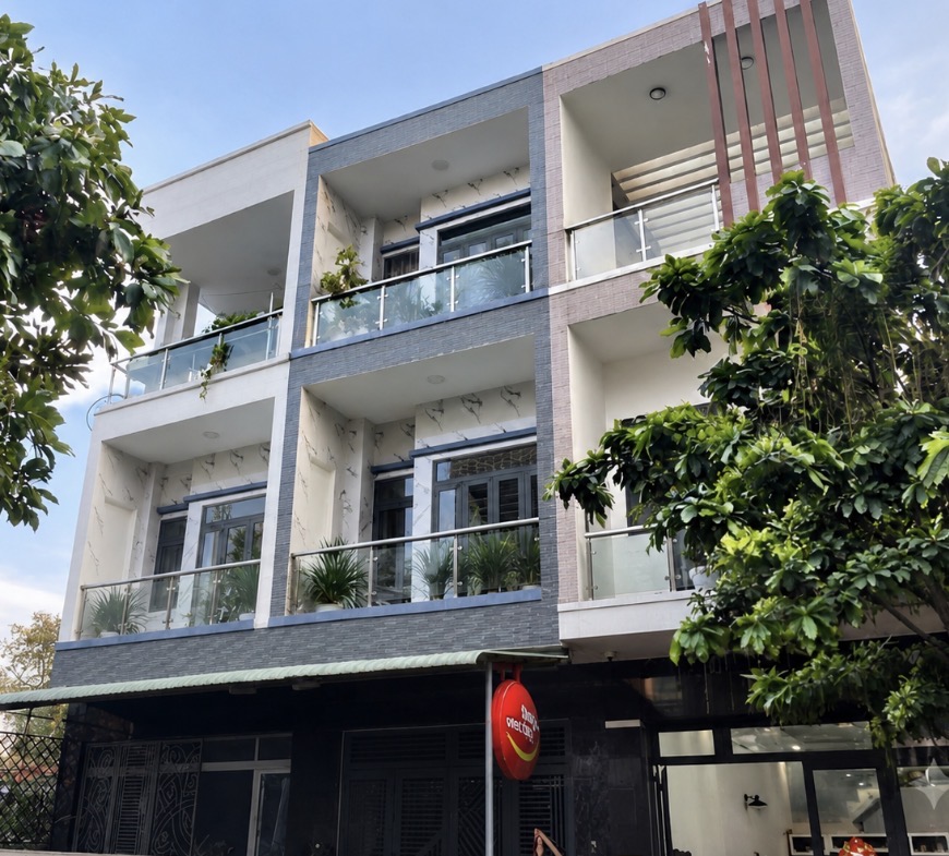 Nhà mặt phố 3 tầng hướng Nam, 68,2m2 tại Dĩ An, giá 4,5 tỷ
