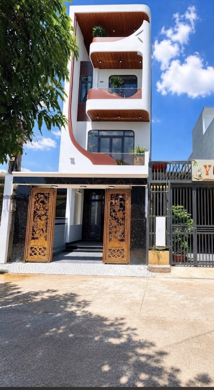 Bán nhà 4 tầng 100m2 trung tâm Dĩ An, giá 7,8 tỷ