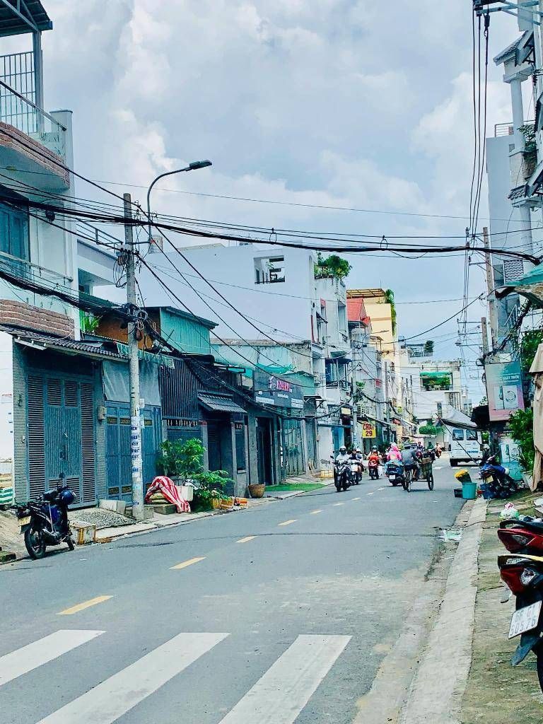 Nhà mặt phố Bình Tân, kinh doanh cực đỉnh, giá siêu hời