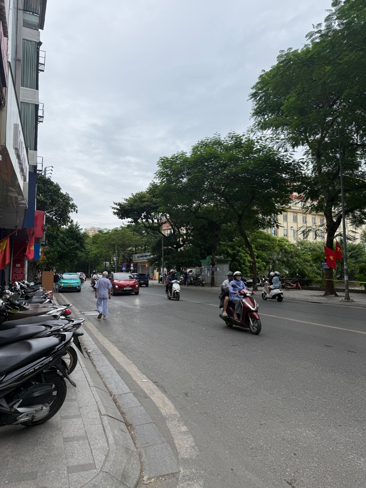 Bán đất tặng nhà 3 tầng cũ tại Đống Đa, diện tích 41.6m²
