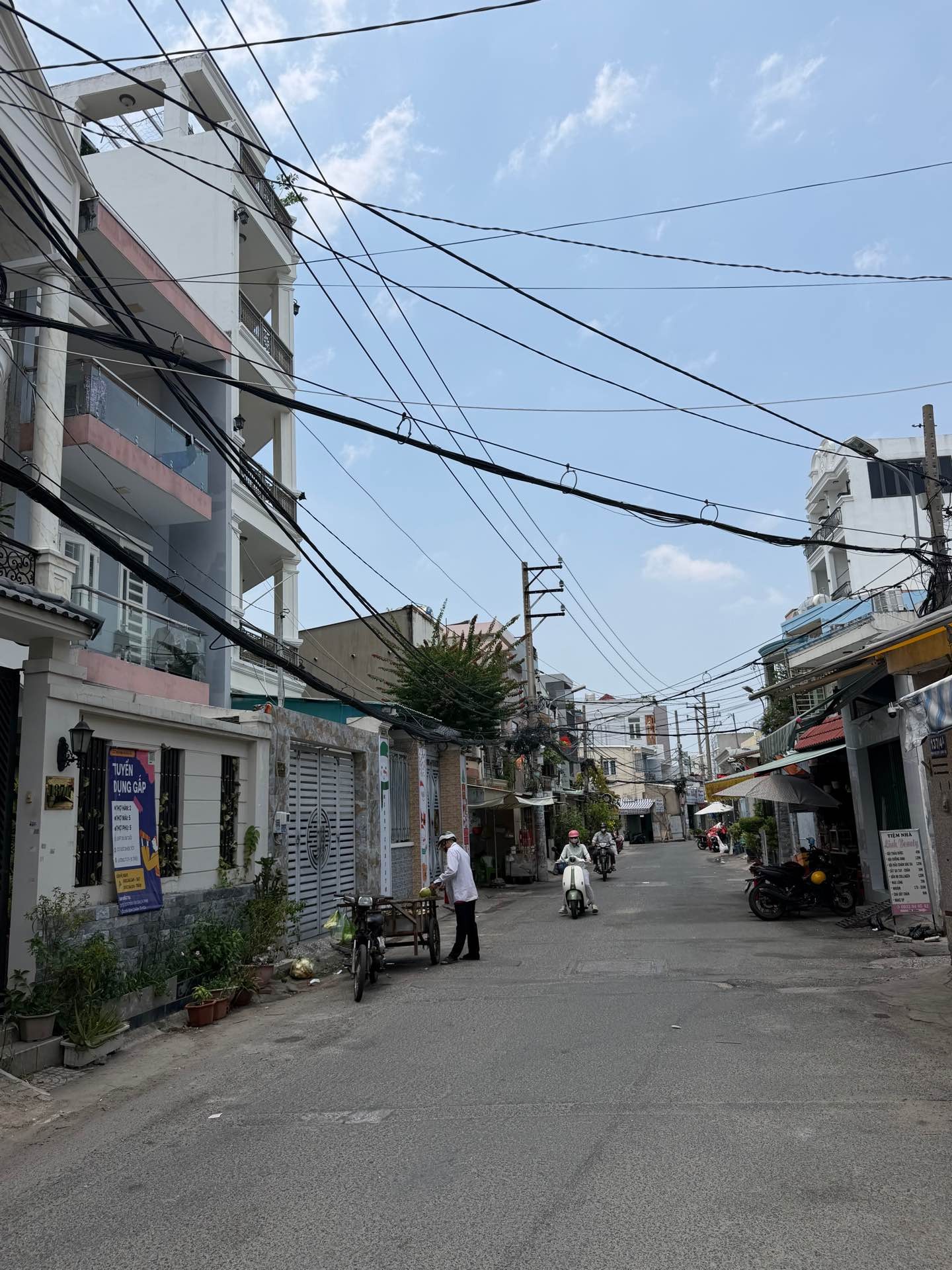 Bán nhà riêng 2 tầng tại Bình Trị Đông, Bình Tân, diện tích 81m2, mặt tiền 7.9m, giá 9.3 tỷ