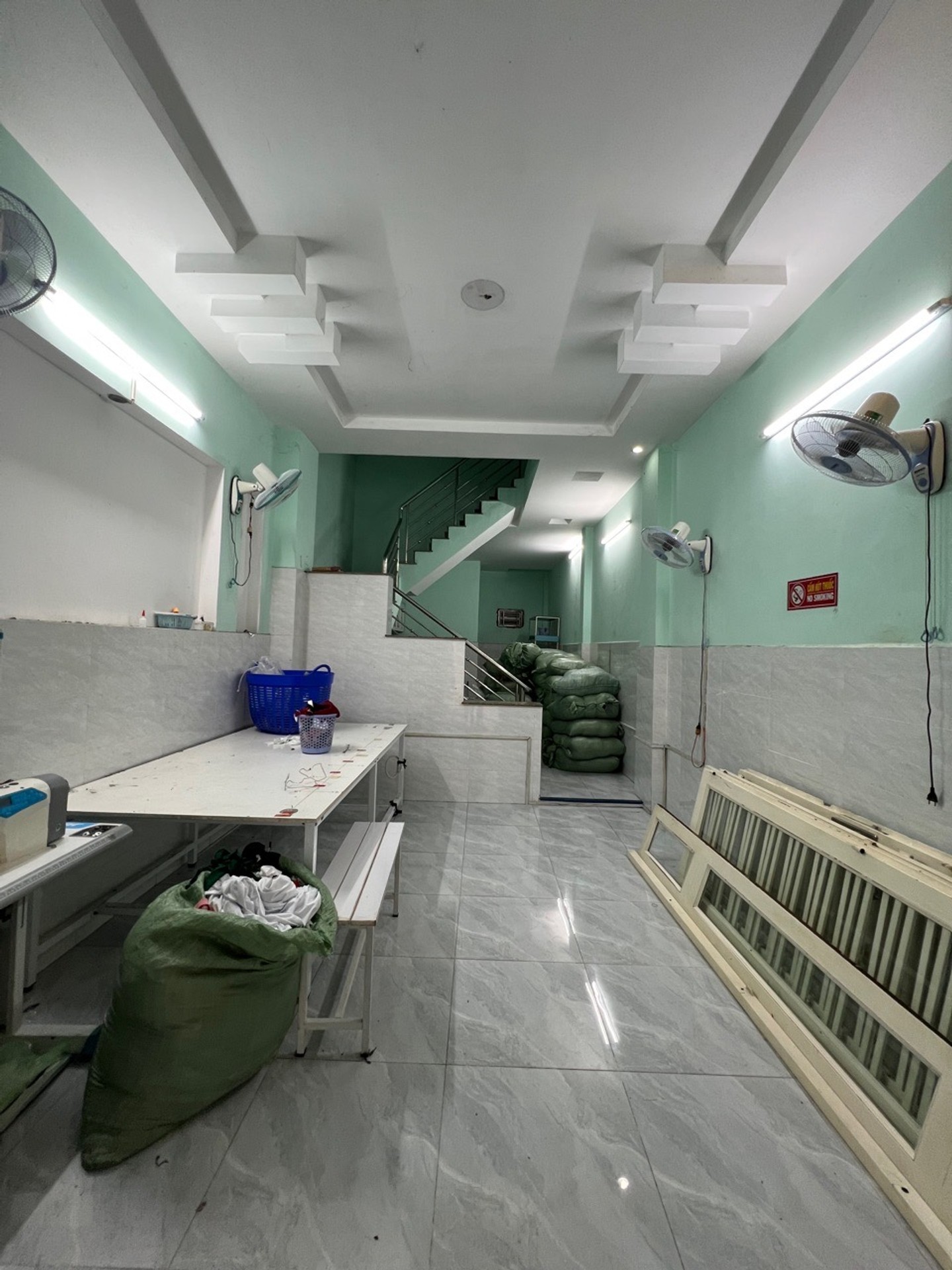 Bán nhà 3 tầng 4PN tại Bình Tân, diện tích 62m², giá 5.8 tỷ