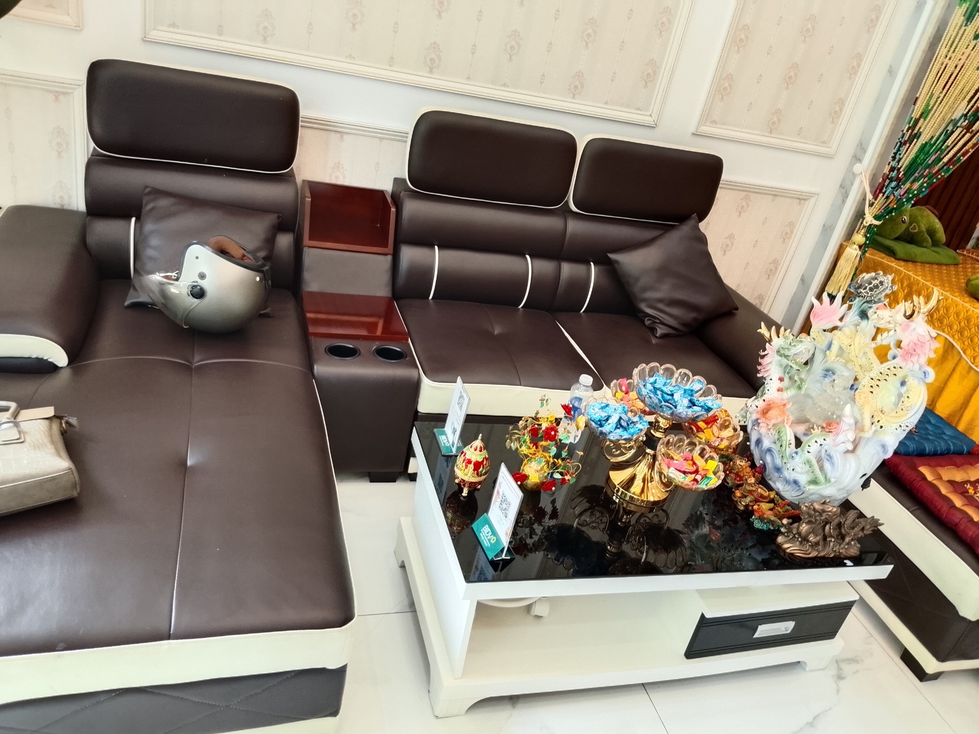 Nhà trong khu phân lô đồng bộ.
Mới đẹp cao cấp chỉ 4ty5.
