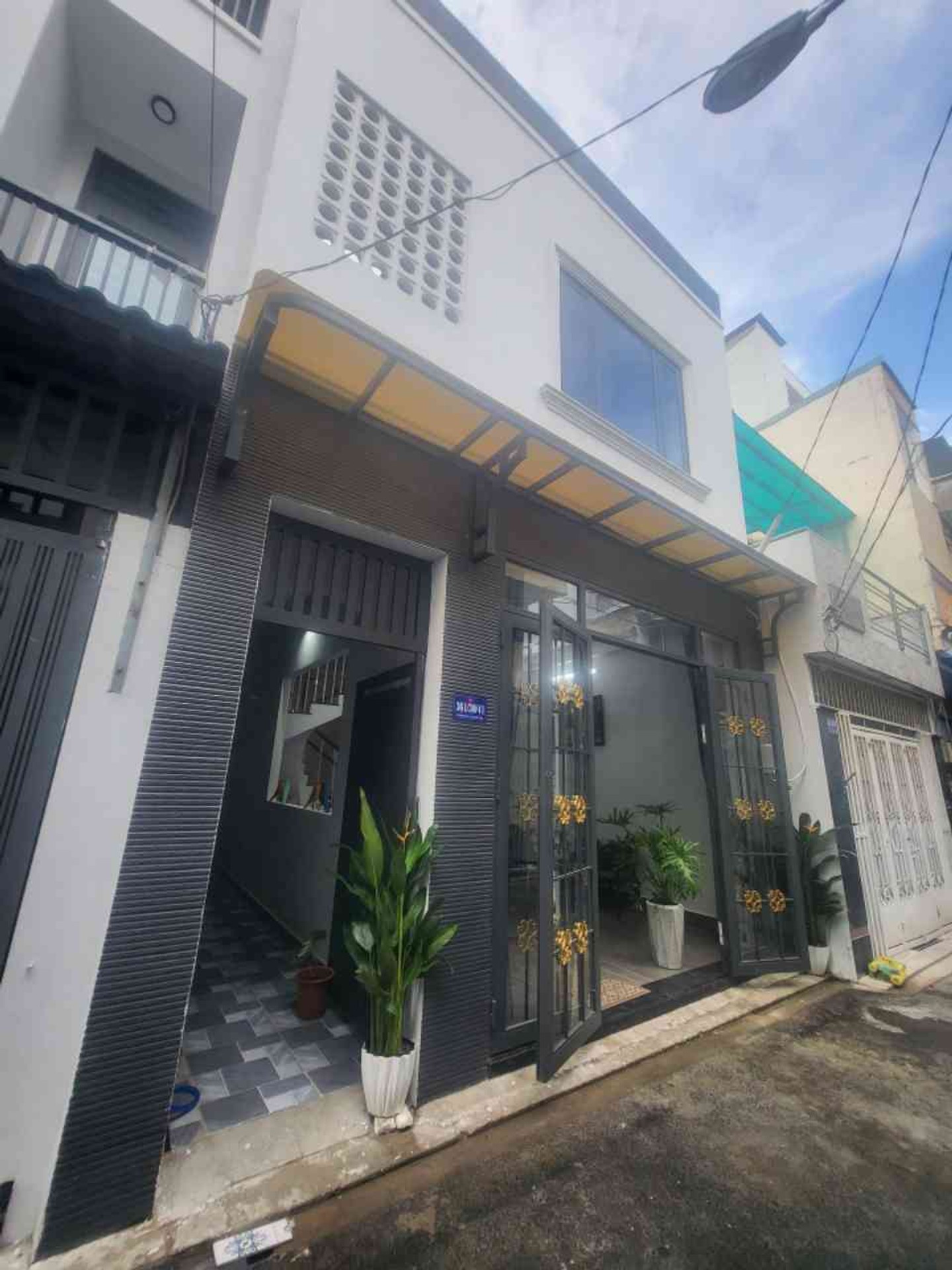 Bán nhà riêng Phường 14 Gò Vấp, gần Emart, hẻm xe hơi, 2 tầng, 52.2m2