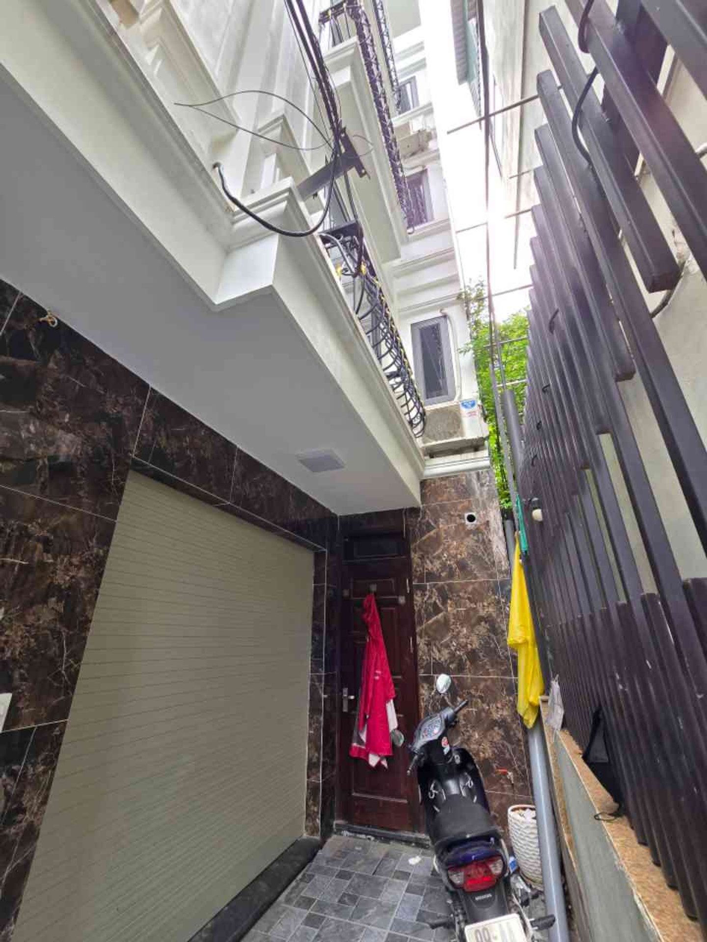 Bán nhà riêng 5 tầng tại Tân Lập, diện tích 30.4 m2, gần trung tâm, pháp lý rõ ràng