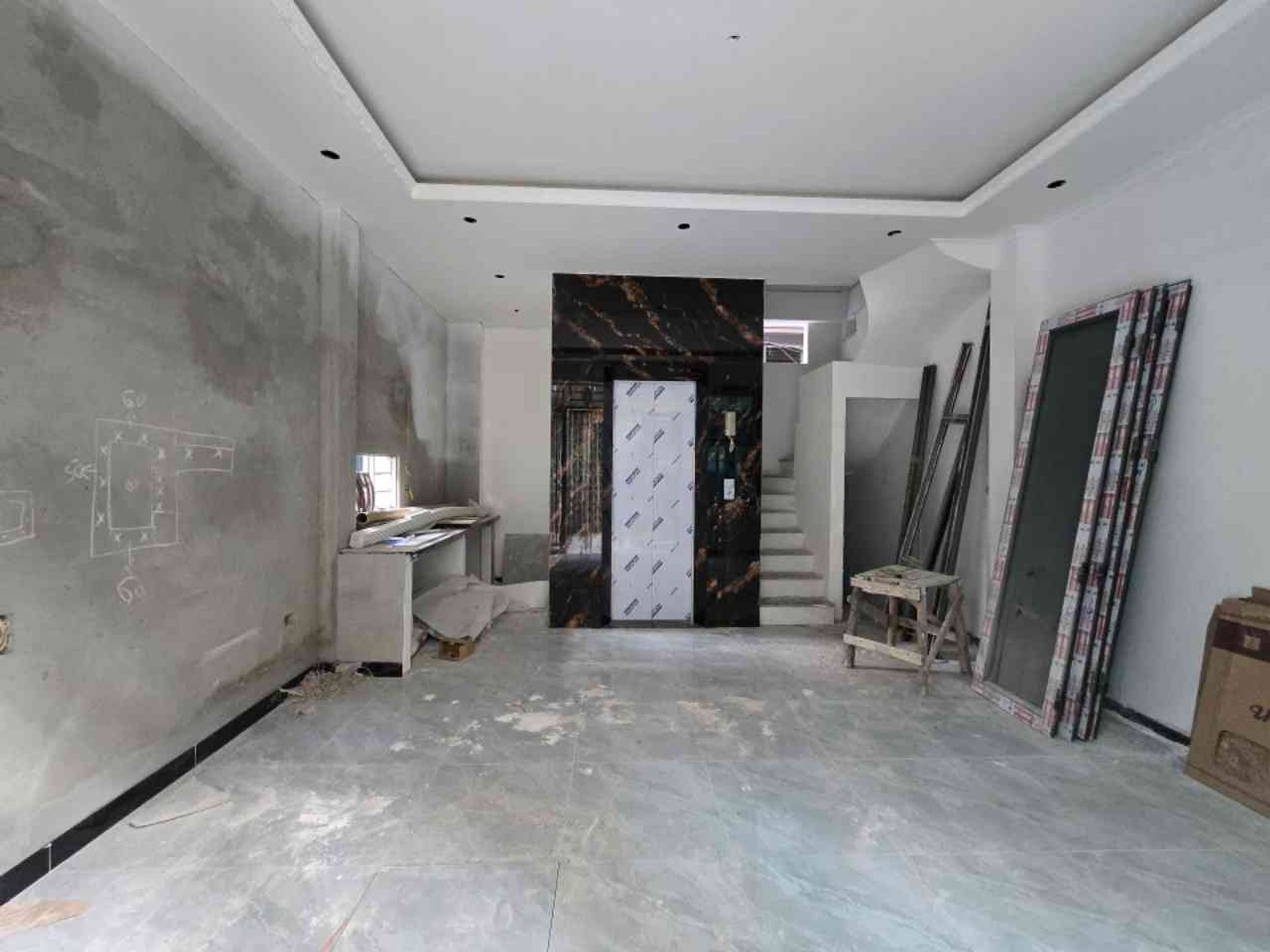 Nhà 6 tầng mới xây, diện tích 30m², vị trí gần phố Quang Trung, tiện ích đầy đủ