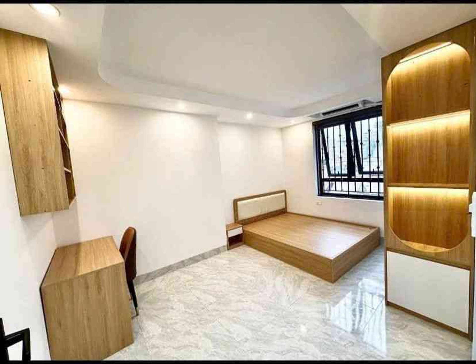 Bán nhà 6 tầng thiết kế căn hộ riêng gần hồ Hoàng Cầu, 55m²