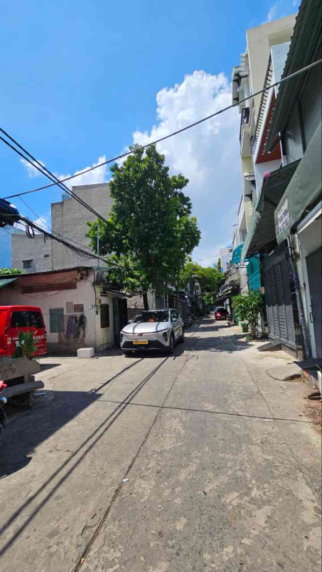 Nhà riêng 2 tầng 52m2 tại quận Phú Nhuận với đường trước nhà 8m rộng rãi