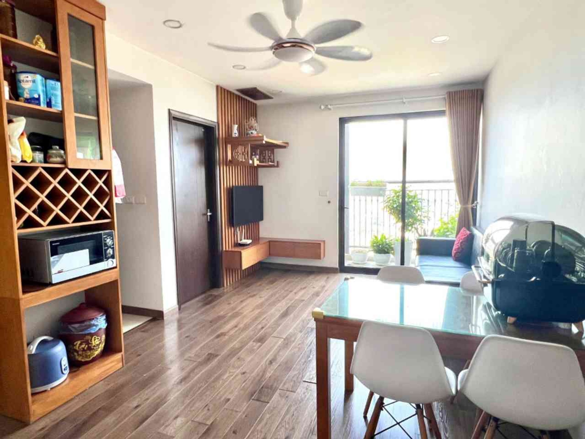 Bán CC 2 ngủ tại Hateco Apollo Xuân Phương, view hồ thoáng, nhà đẹp ở ngay, full nội thất, giá tốt.