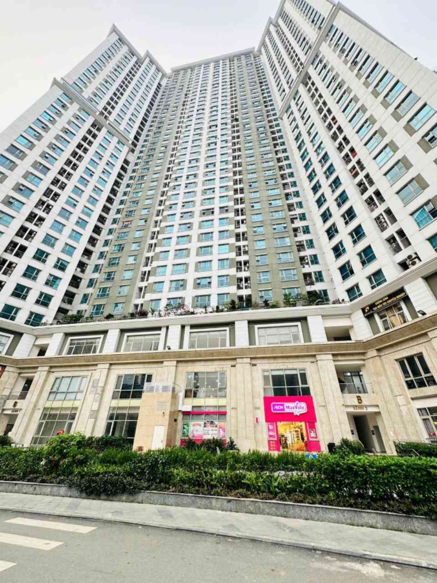 Căn hộ lô góc Ciputra 95m² full nội thất cao cấp, không gian sống yên tĩnh