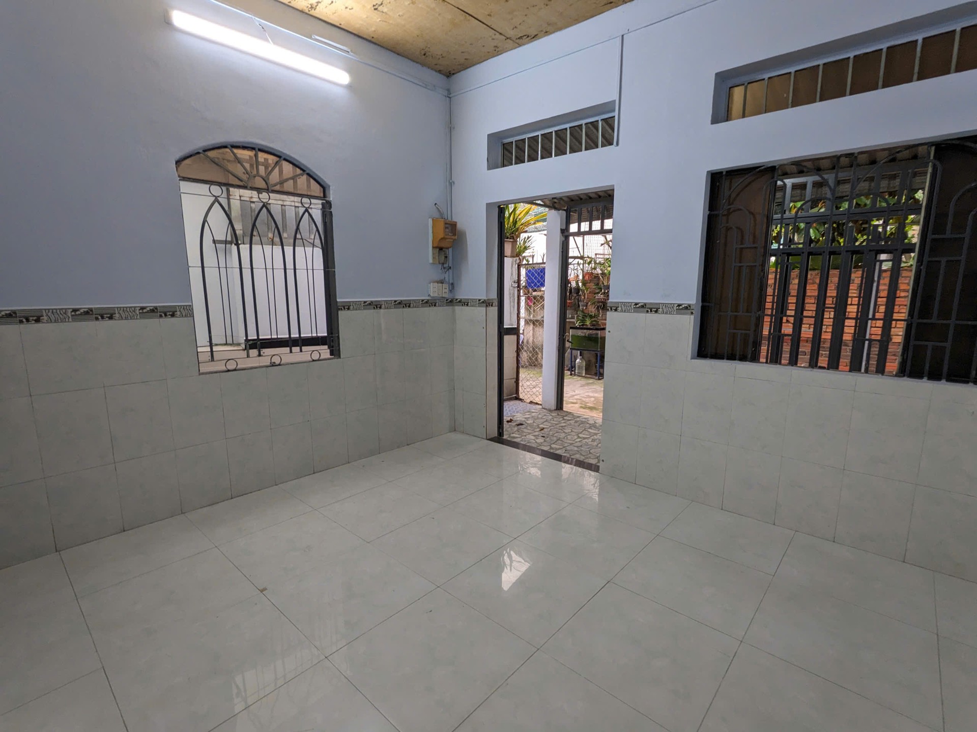 Nhà hẻm ô tô, 77m2, đường DT743, tân đông hiệp, TPHCM.