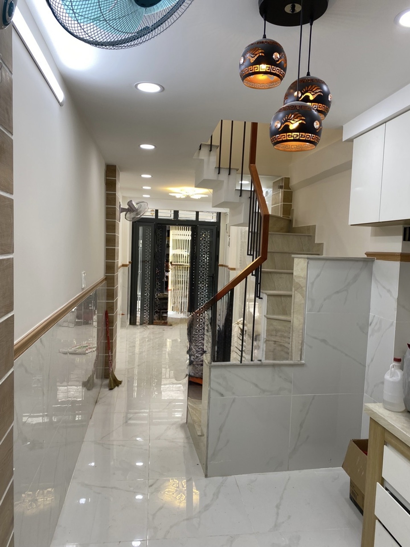 Nhà 3 tầng cực xinh, hẻm ô tô Tân Hoà giá mềm
