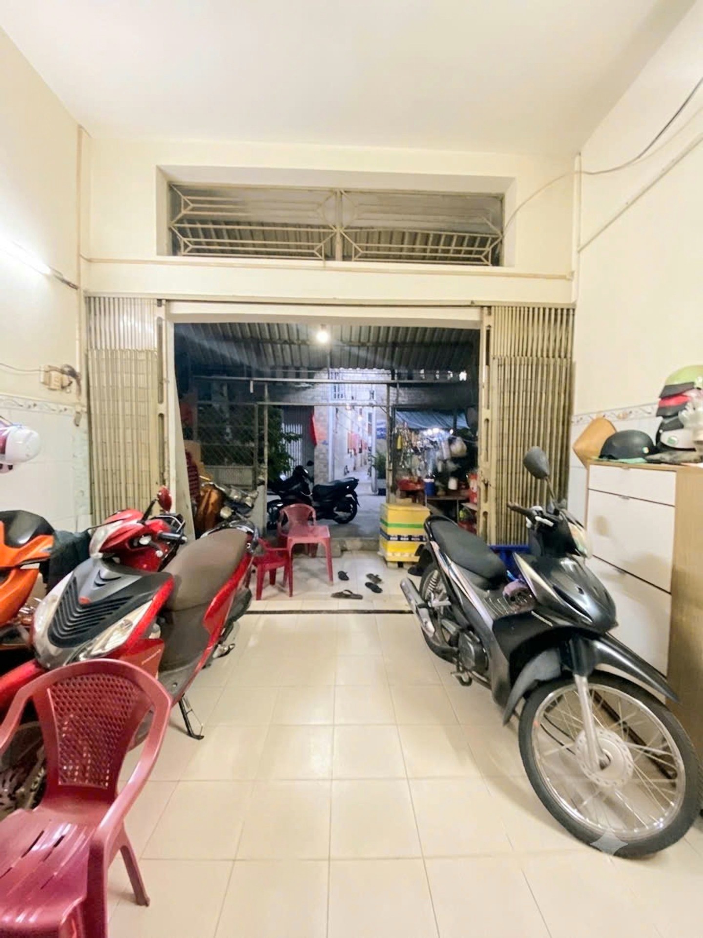 Cơ hội hiếm có sở hữu nhà 2 tầng hẻm xe tải gần Aeon Bình Tân