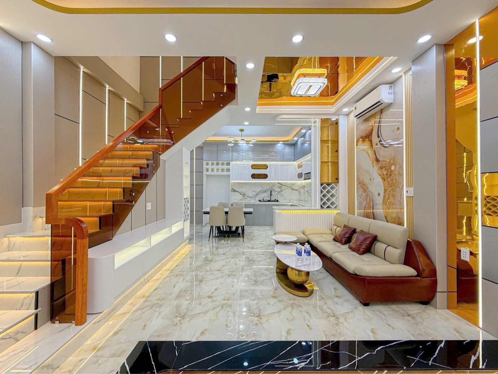 🔥 ( QUẬN 7 ) NHÀ ĐẸP 3TẦNG GARA Ô TÔ TRONG NHÀ – NGANG 5M – GÒ Ô MÔI,
💰 GIÁ CHỈ 9,96 TỶ