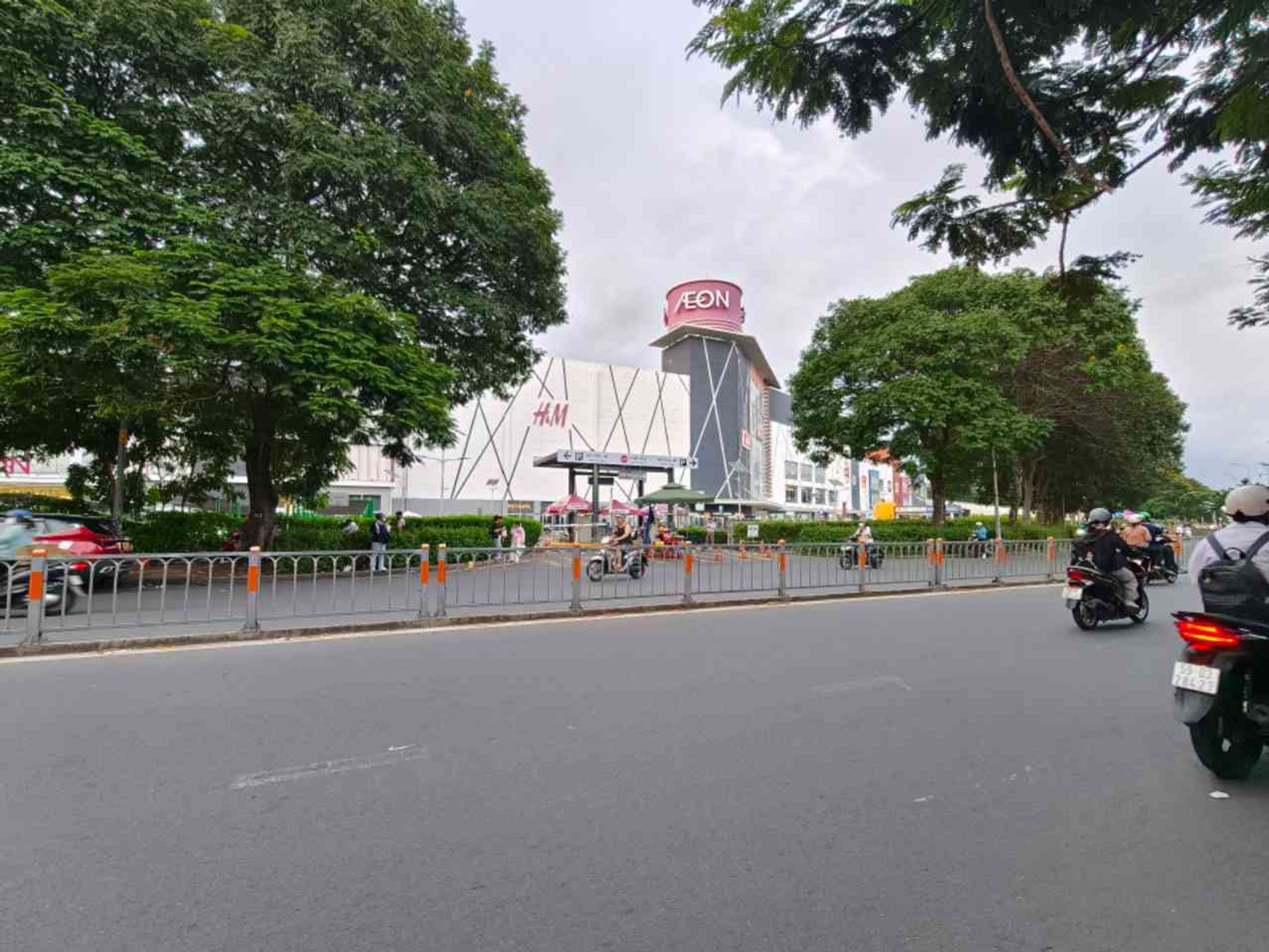 Bán nhà cấp 4 67m² hẻm xe tải 8m gần Aeon Tân Phú, giá 8.9 tỷ