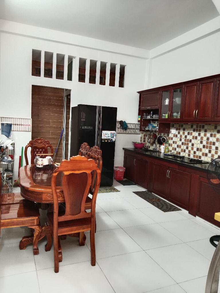 Bán nhà mặt tiền Trần Van Ơn 4PN 5WC 4 tầng gần công viên quận Tân Phú.