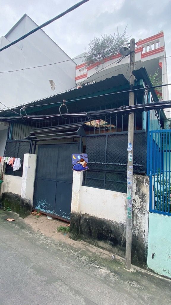 Vị trí đẹp ngay Ga Văn Thánh, nhà rộng 62m2, rẻ nhất khu vực. Phù hợp cải tạo thêm hoặc xây mới.