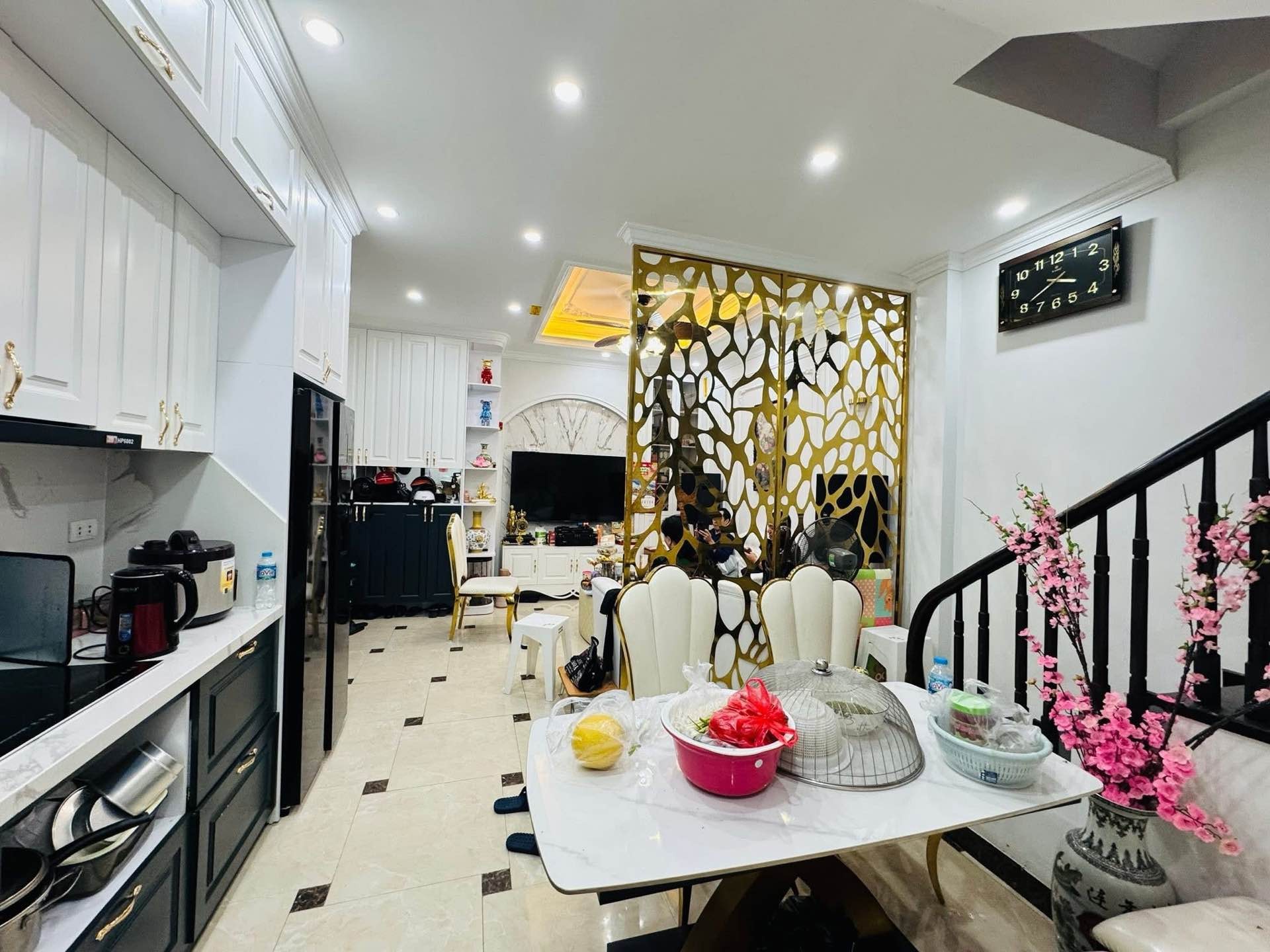 Bán nhà riêng 5 tầng tại phường Đội Cấn - Hoàng Hoa Thám, diện tích 40m², pháp lý đầy đủ