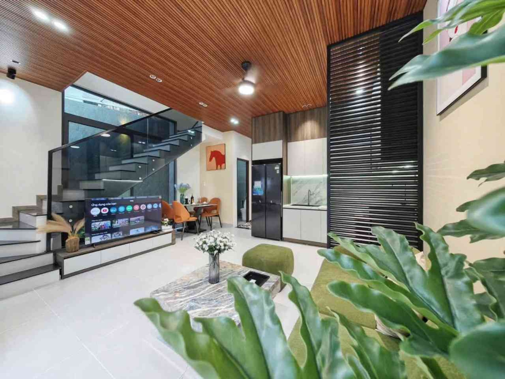 Nhà 2 tầng gần biển, giá hời mùa hè này