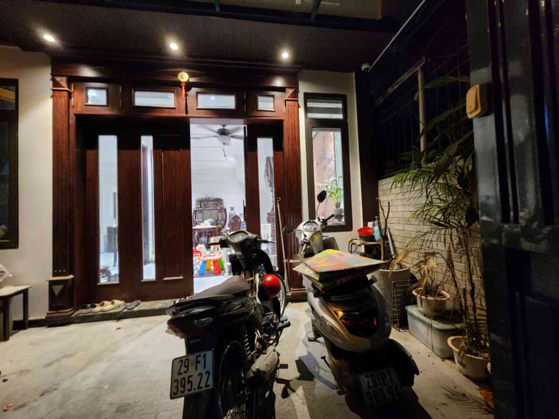 Bán nhà 5 tầng lô góc 2 mặt ngõ phố Yên Lạc, gần Kim Ngưu, Lạc Trung, 21 tỷ