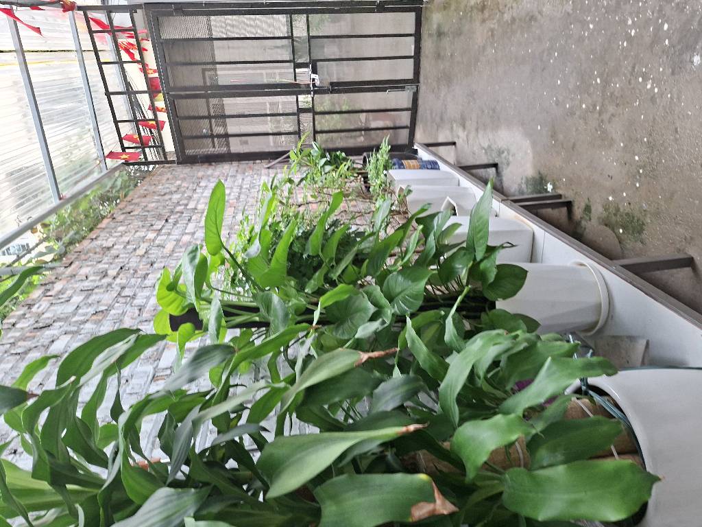 Nhà riêng xây dựng tỉ mỉ tại trung tâm Ngọc Thụy với nhiều tiện ích