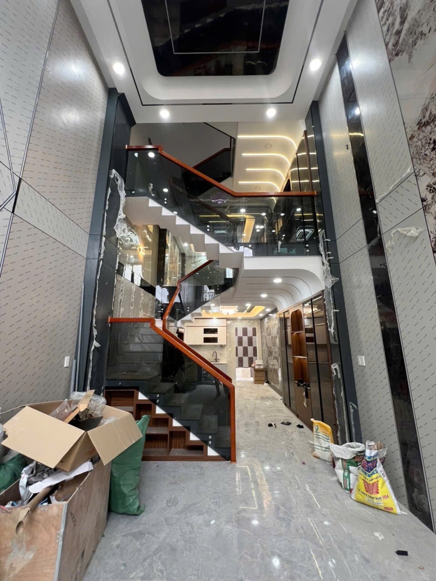 Bán nhà riêng 5 tầng tại Bình Trị Đông, diện tích 63m2, hẻm rộng 8m
