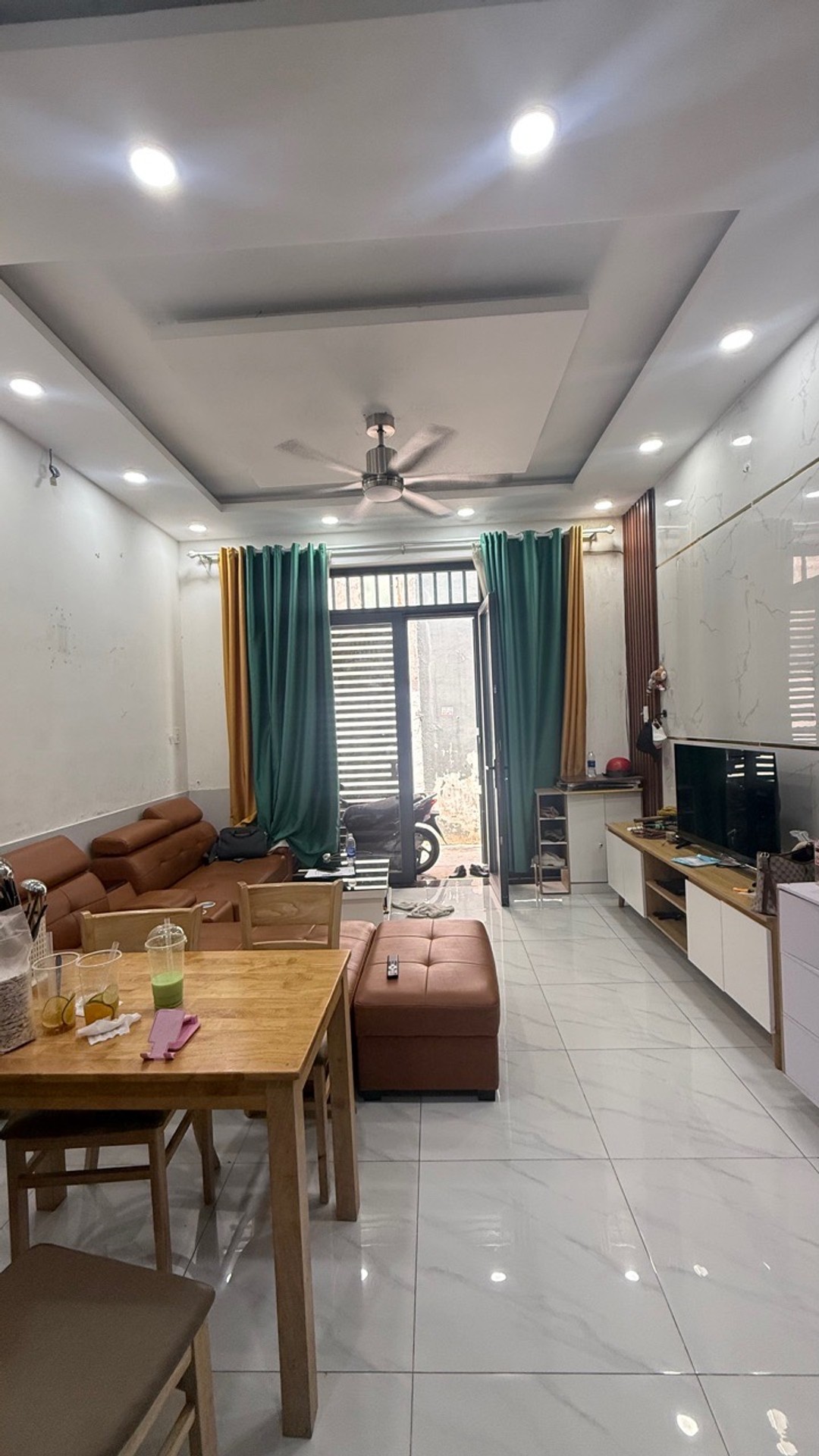 Nhà đẹp ngay CVLàng Hoa Gò Vấp - Dt 32m2 nhỉnh 3₫