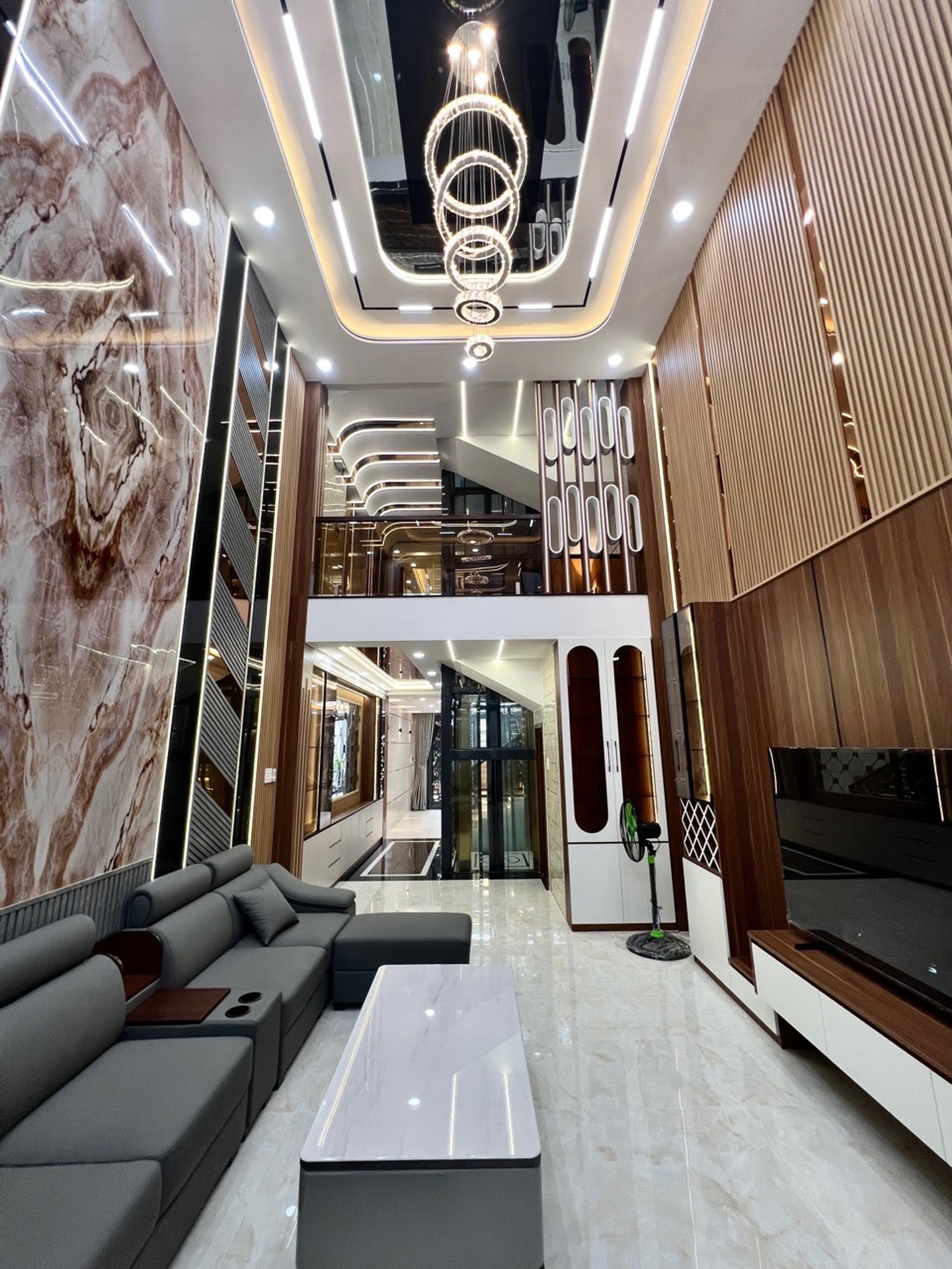 SIÊU PHẨM CHÂN DÀI BÌNH TÂN - 72M² - 5 TẦNG FULL NỘI THẤT THANG MÁY XỊN SÒ