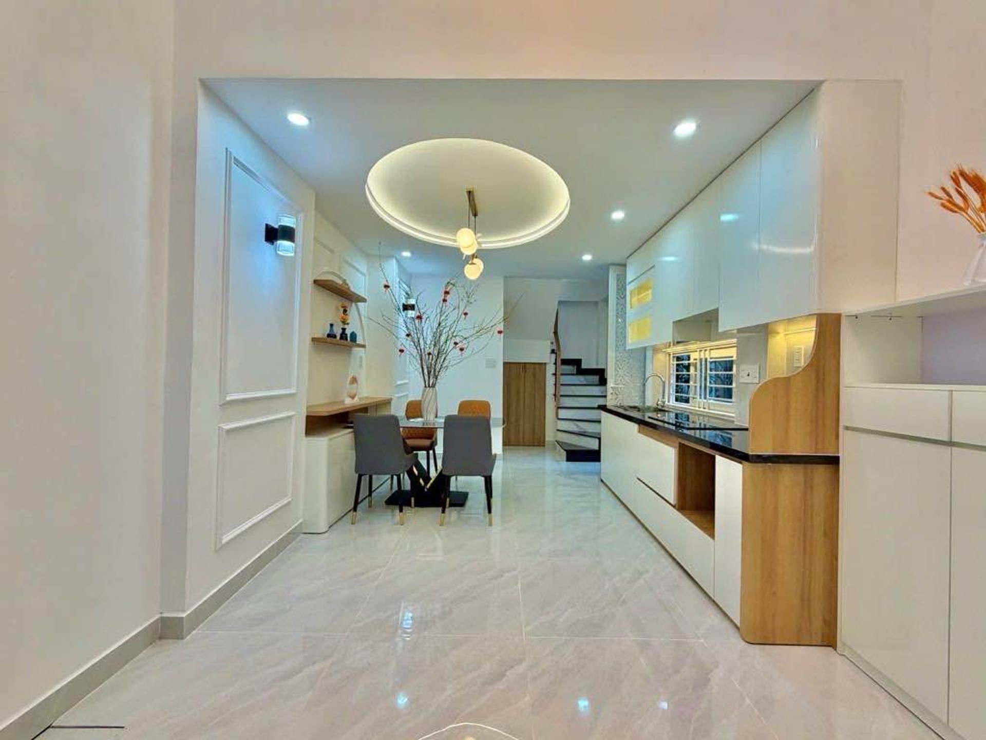 Nhà 5 tầng hẻm ô tô phường 13 Phú Nhuận giá 8.6 tỷ giảm 300 triệu