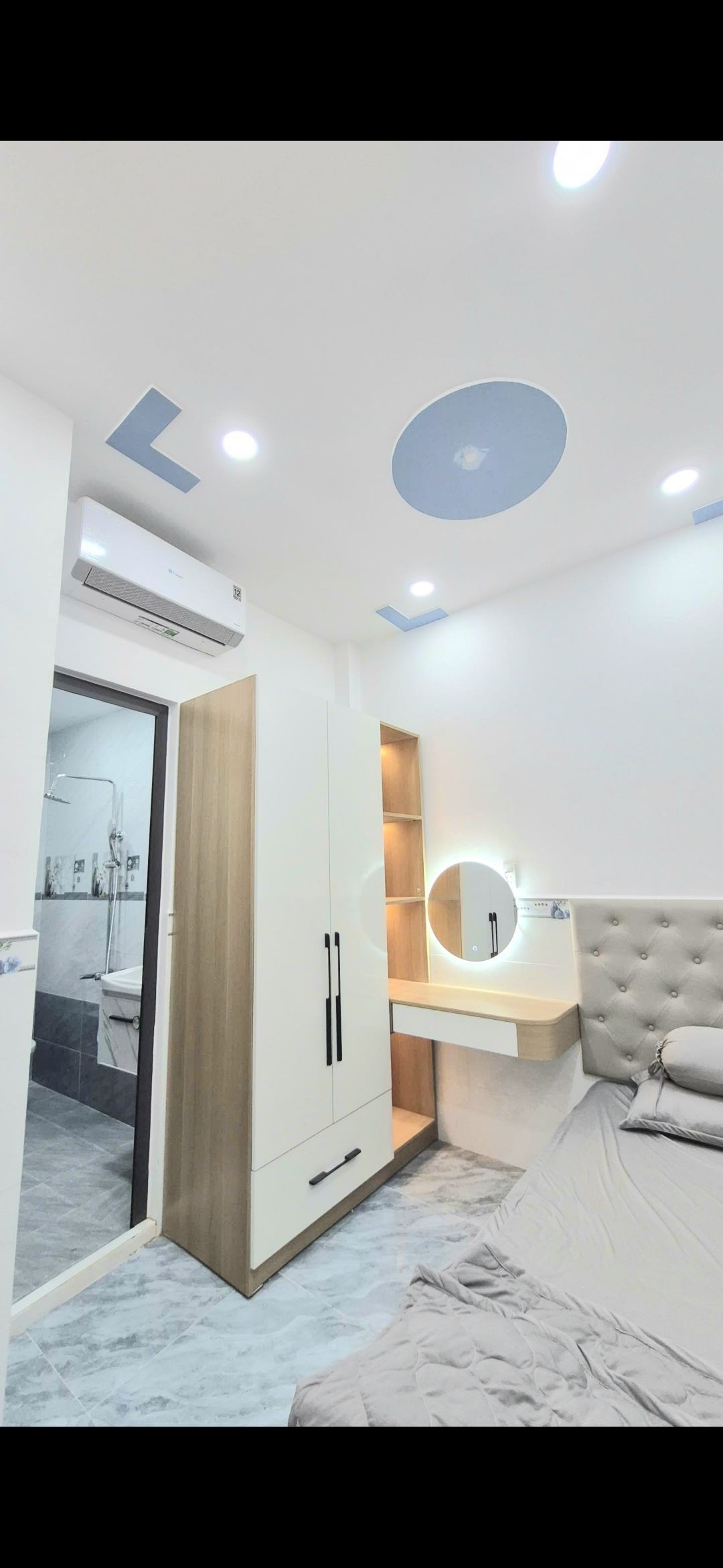 59.💥Dưới 5T,ỷ Nhà Đep. NGANG KHỦNG 6.2m. Dtsd : 81m2.
3Tầng + Sân Thượng. Sổ Hồng Riêng