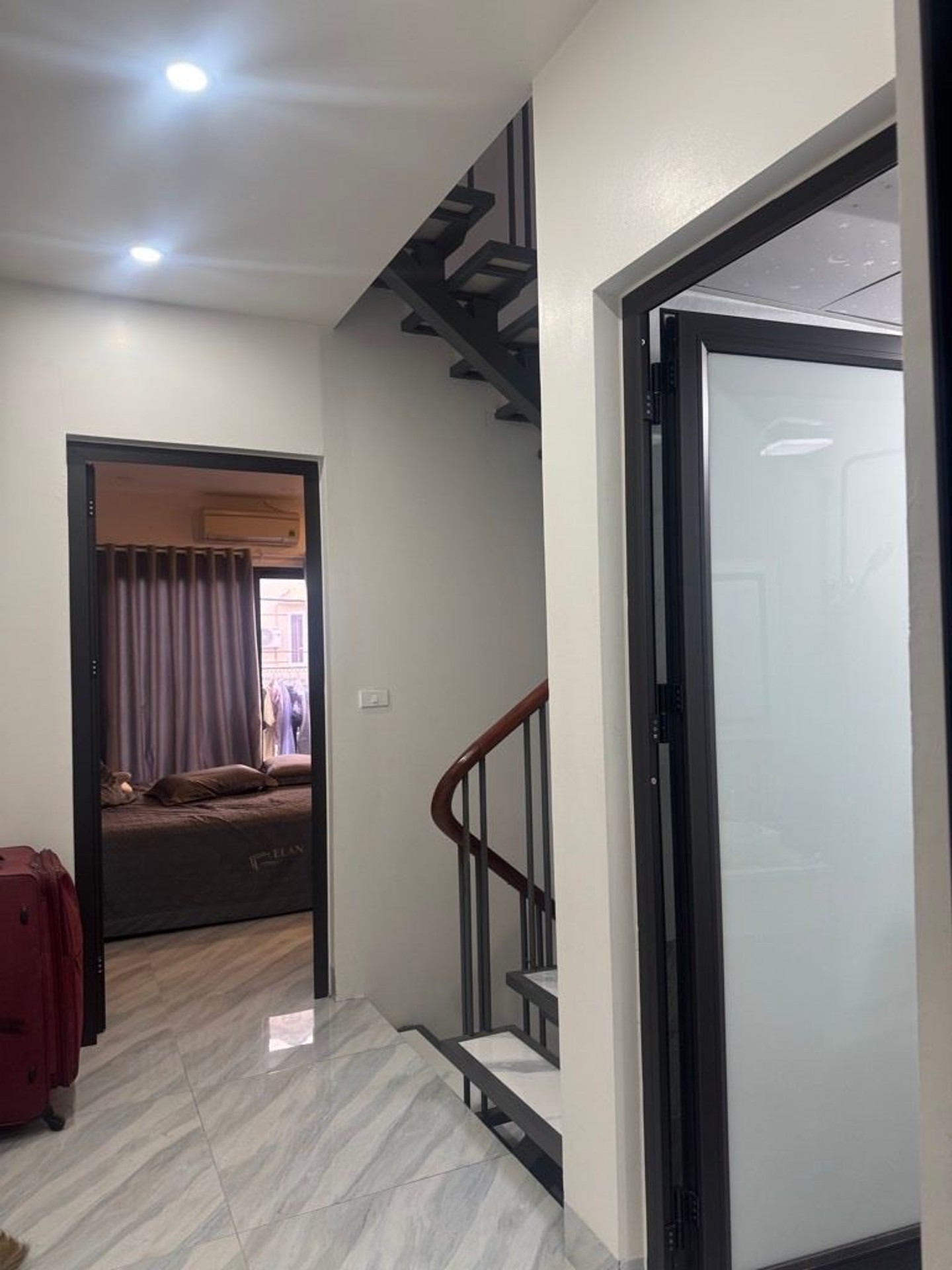 Bán nhà mặt phố 3 tầng tại Xóm Mới Ngọc Hồi, diện tích 50m², mặt tiền 4.3m, kinh doanh tốt