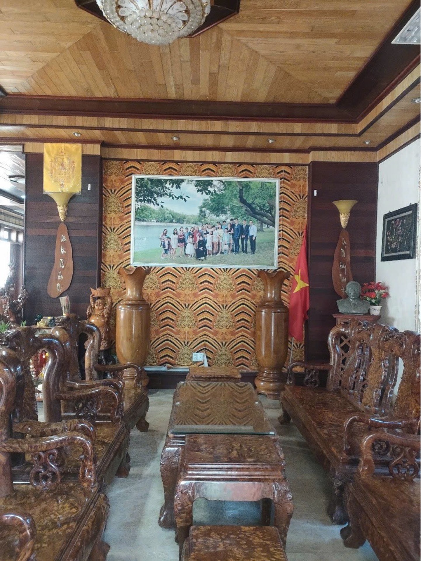 Bán Biệt Thự 3 Tầng, 10 PN - Trung tâm Hải Châu, Đà Nẵng - DT 460m2 - Giá siêu tốt
