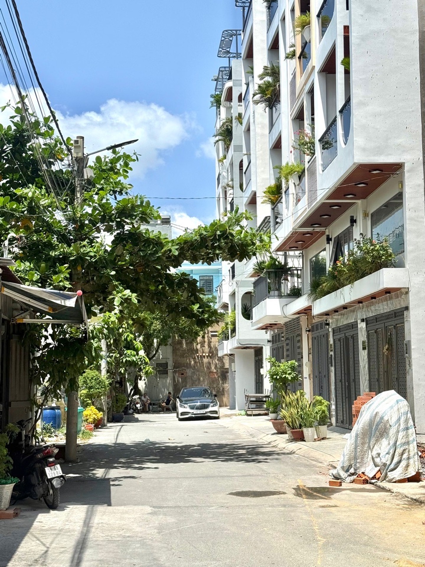 Siêu phẩm, Tân Chánh hiệp 18 phường Trung Mỹ Tây quận 12, trệt lửng ba lầu, có gara xe hơi,9,6 tỷ