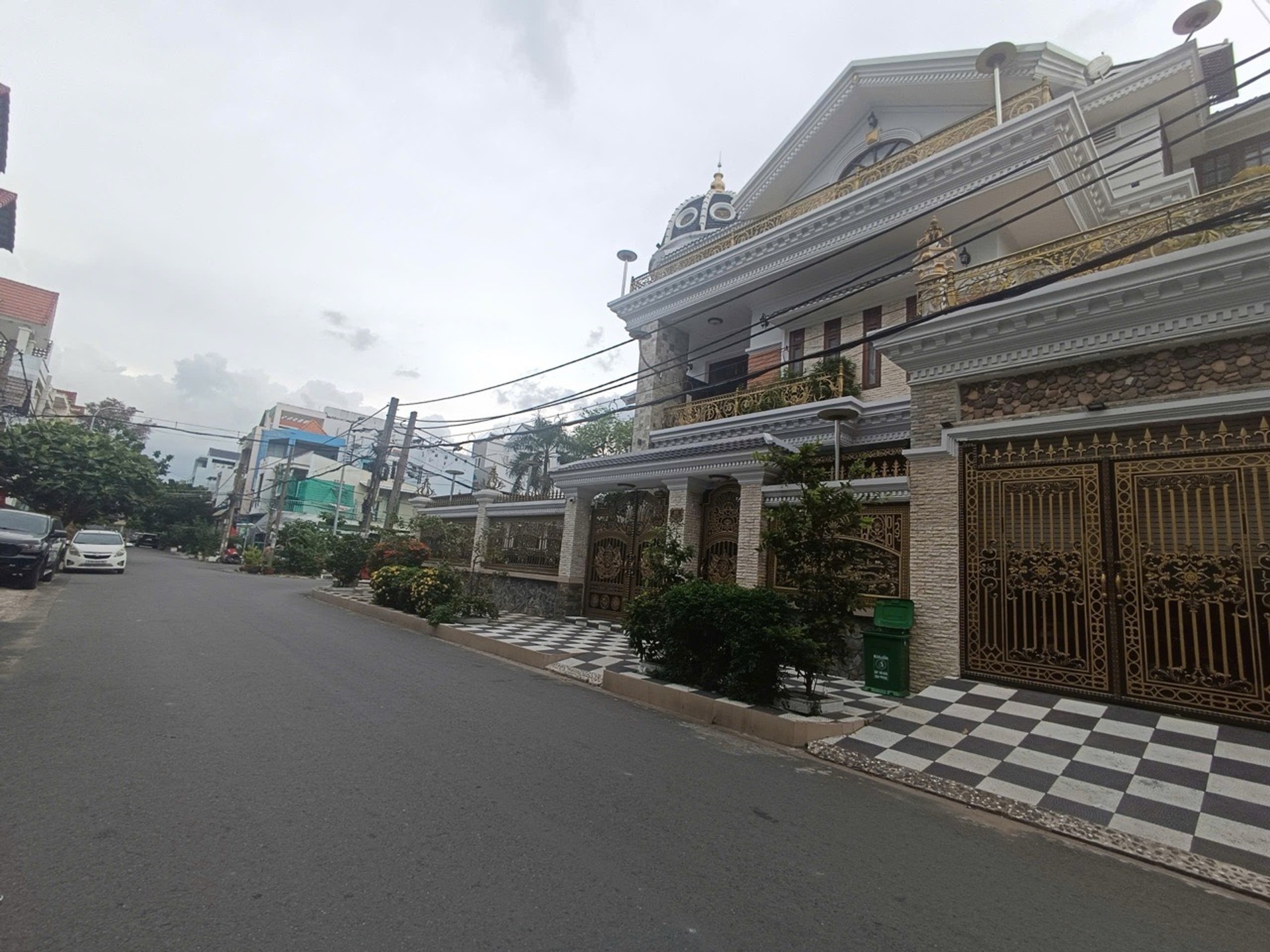 Bán nhà mặt phố xã Bình Hưng, diện tích 108m2, mặt tiền 6m, pháp lý cơ sở
