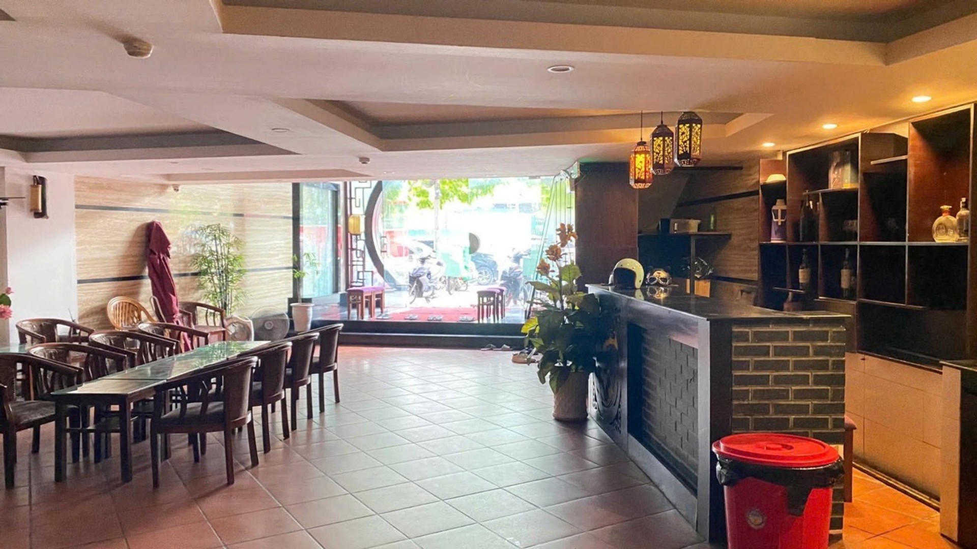 Bán nhà mặt phố vị trí đắc địa tại Trần Duy Hưng, quận Cầu Giấy